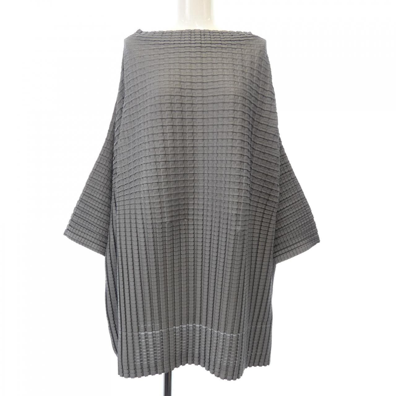 百褶PLEATS PLEASE上衣