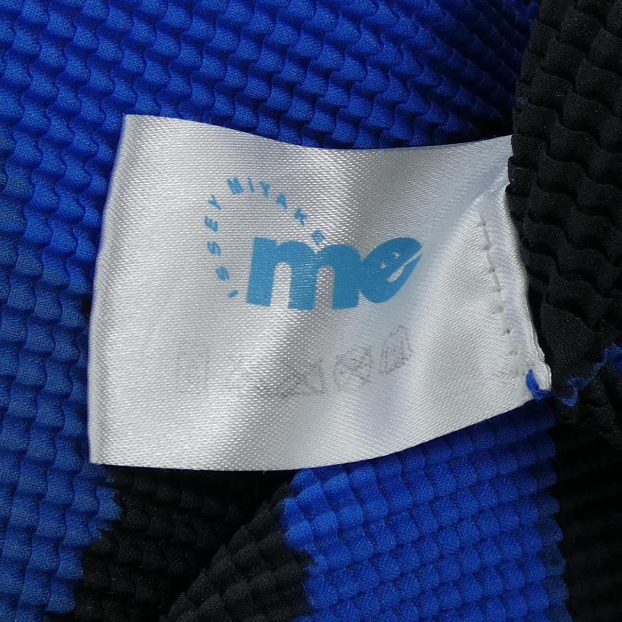 ミーイッセイミヤケ me ISSEY MIYAKE MI93FK197 トップス