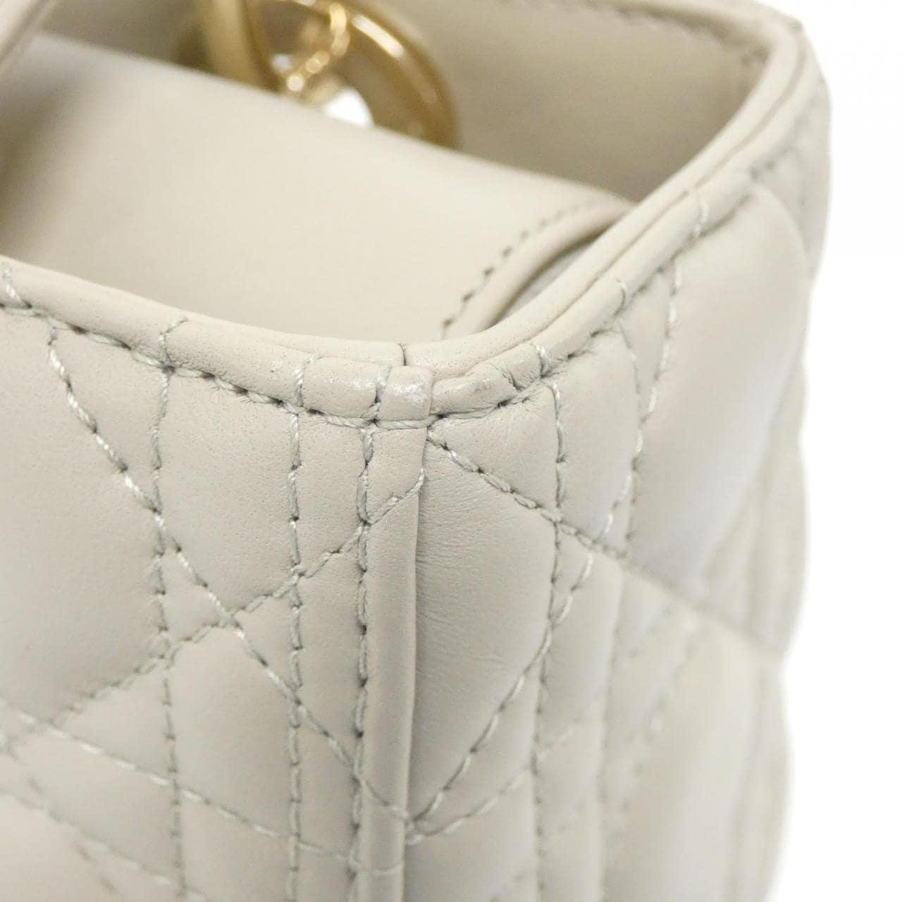 クリスチャンディオール レディ ディオール ミディアム M0565ONGE バッグ