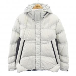 モンクレール MONCLER ダウンジャケット