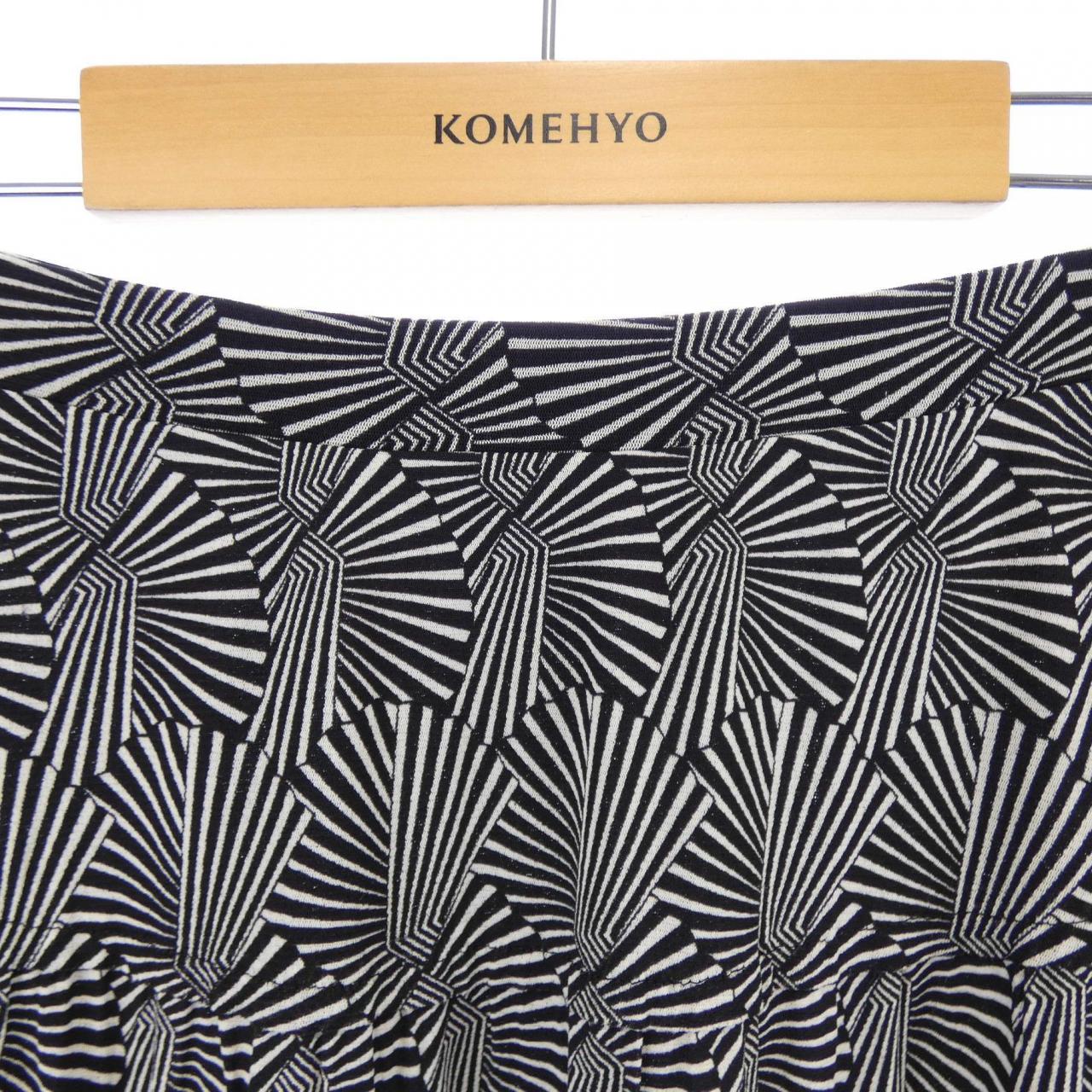 ヴィヴィアンタム VIVIENNE TAM スカート