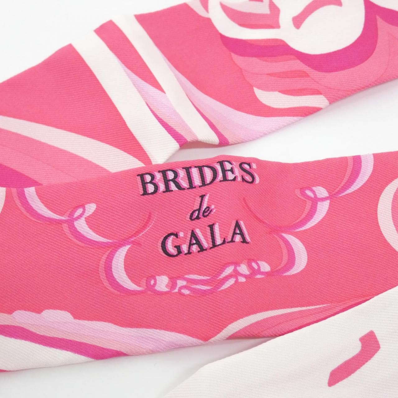 エルメス BRIDES DE GALA SHADOW ツイリー 063415S スカーフ