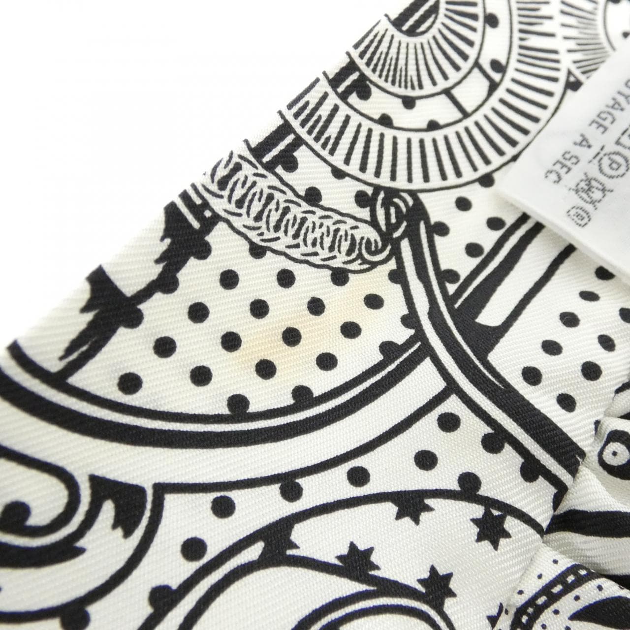 エルメス EPERON D'OR BANDANA ツイリー フリル 852978S スカーフ