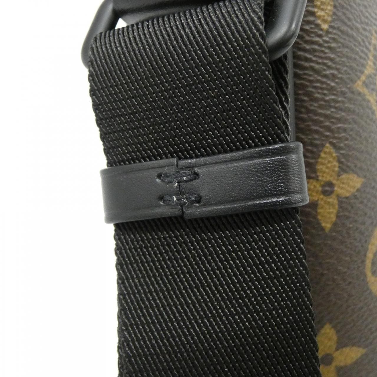 ルイヴィトン モノグラム マカサー マグネティック メッセンジャー M45557 ショルダーバッグ