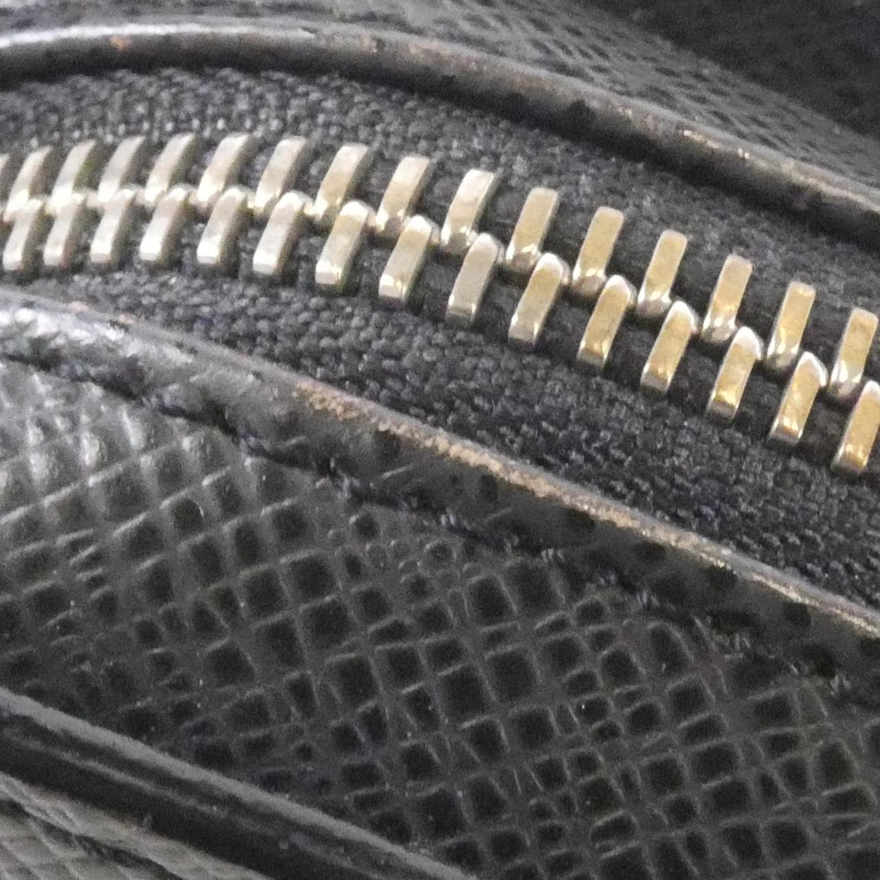 ルイヴィトン タイガ バイカル M30182 セカンドバッグ