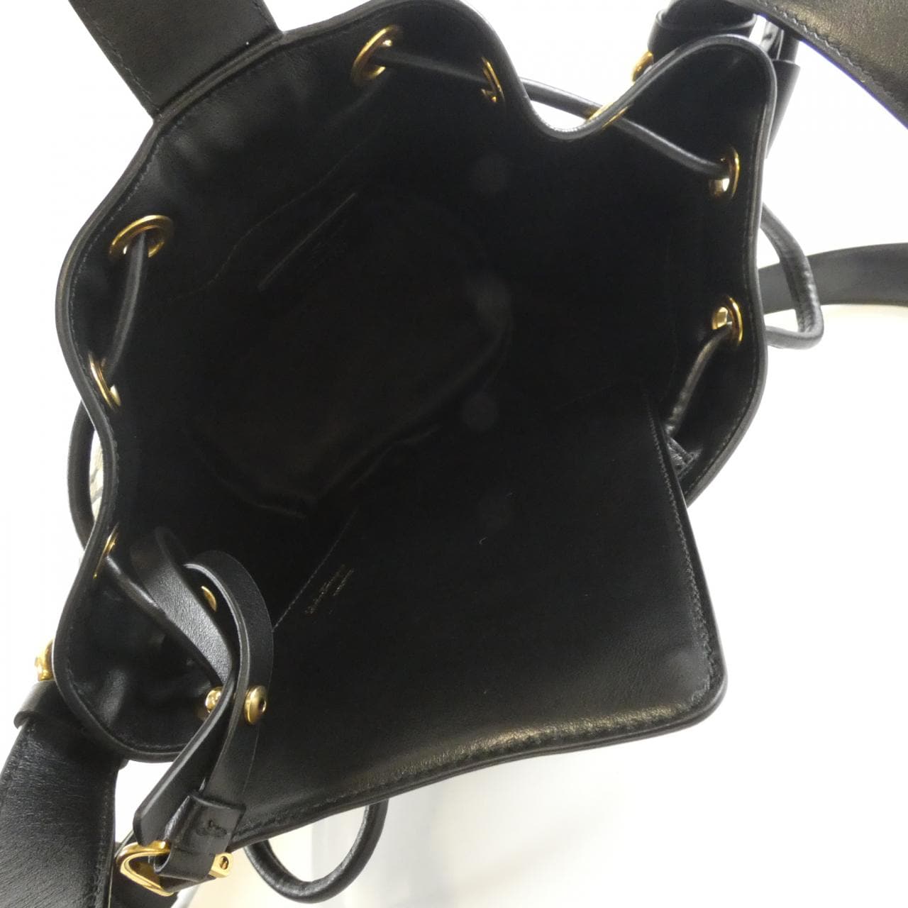 サルヴァトーレフェラガモ 21 H587 ショルダーバッグ