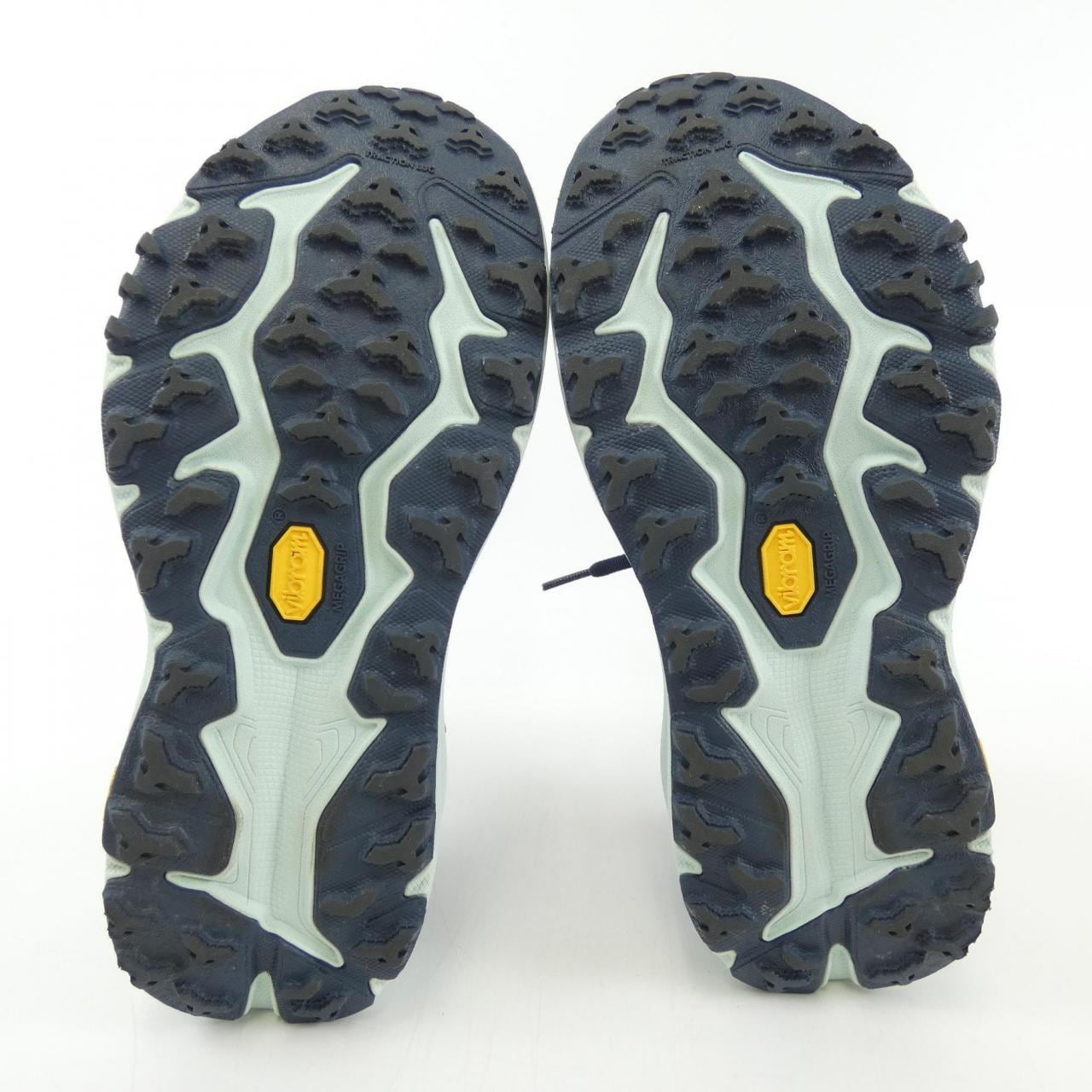 ホカオネオネ HOKA ONE ONE スニーカー