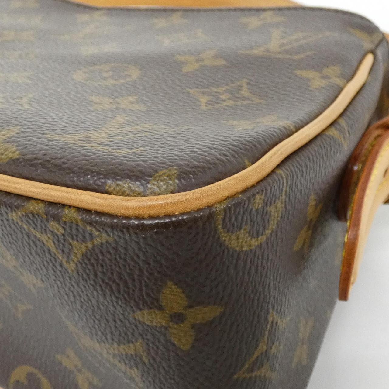 ルイヴィトン モノグラム ヴィバ シテ MM M51164 ショルダーバッグ