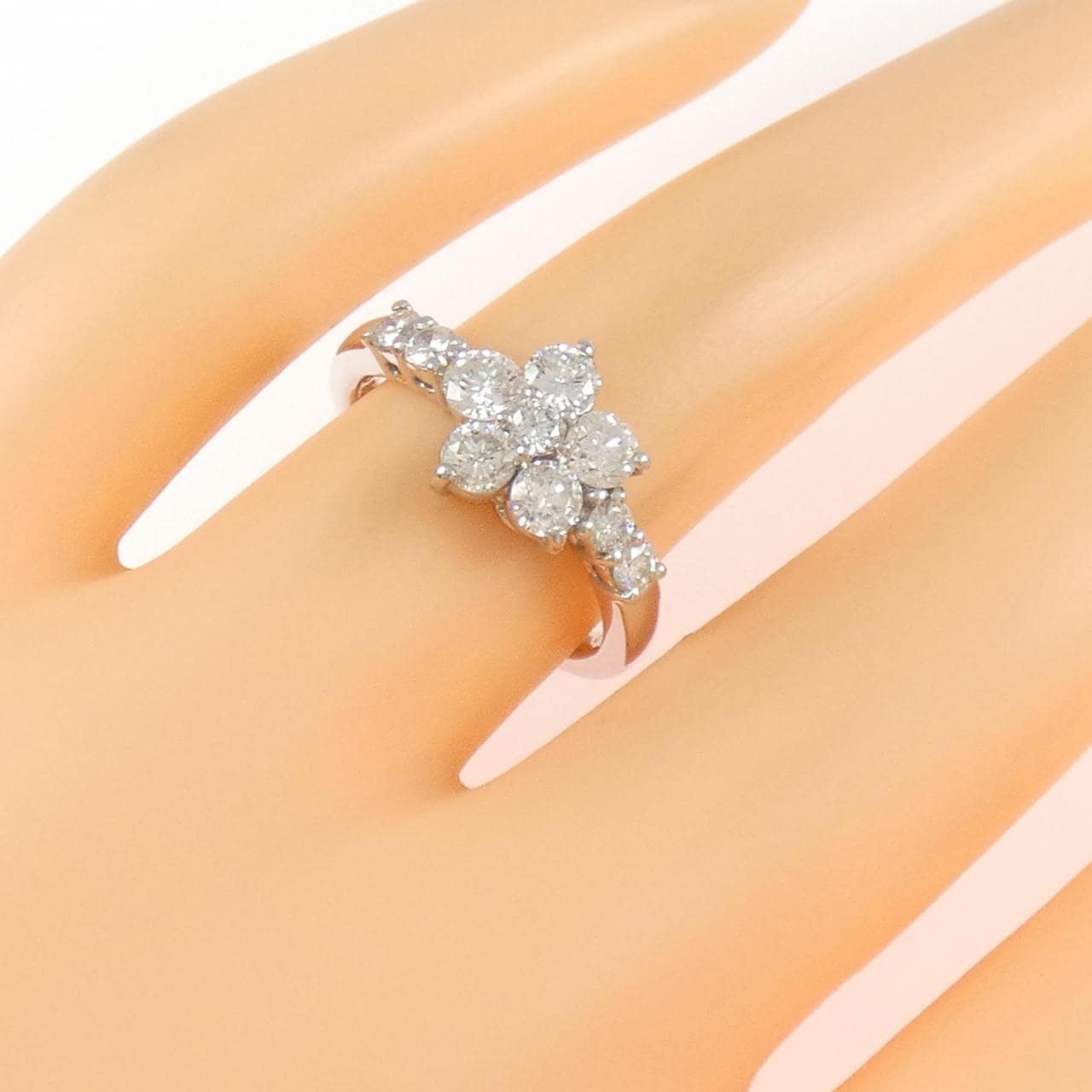 PT900 フラワー ダイヤモンド リング 1.02CT