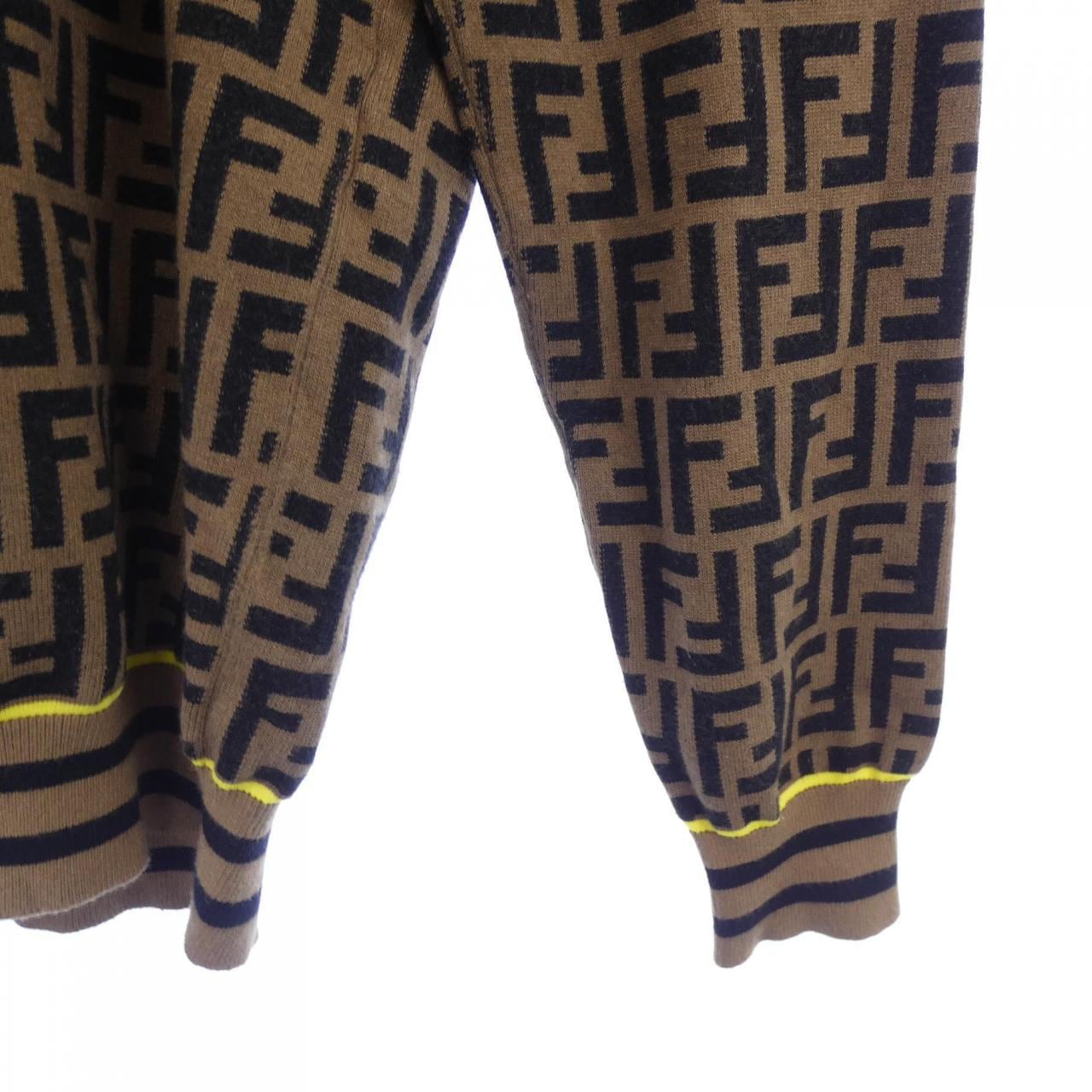 フェンディ FENDI FZZ482 A8BJ トップス