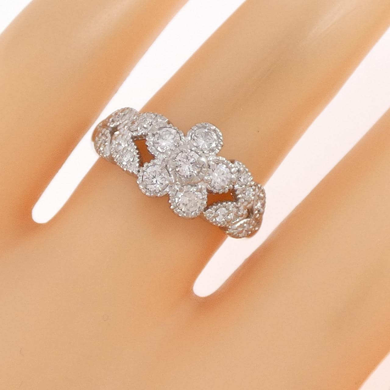PT900 フラワー ダイヤモンド リング 0.51CT