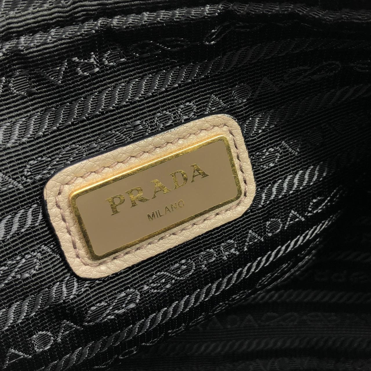 プラダ 1BH082 ショルダーバッグ