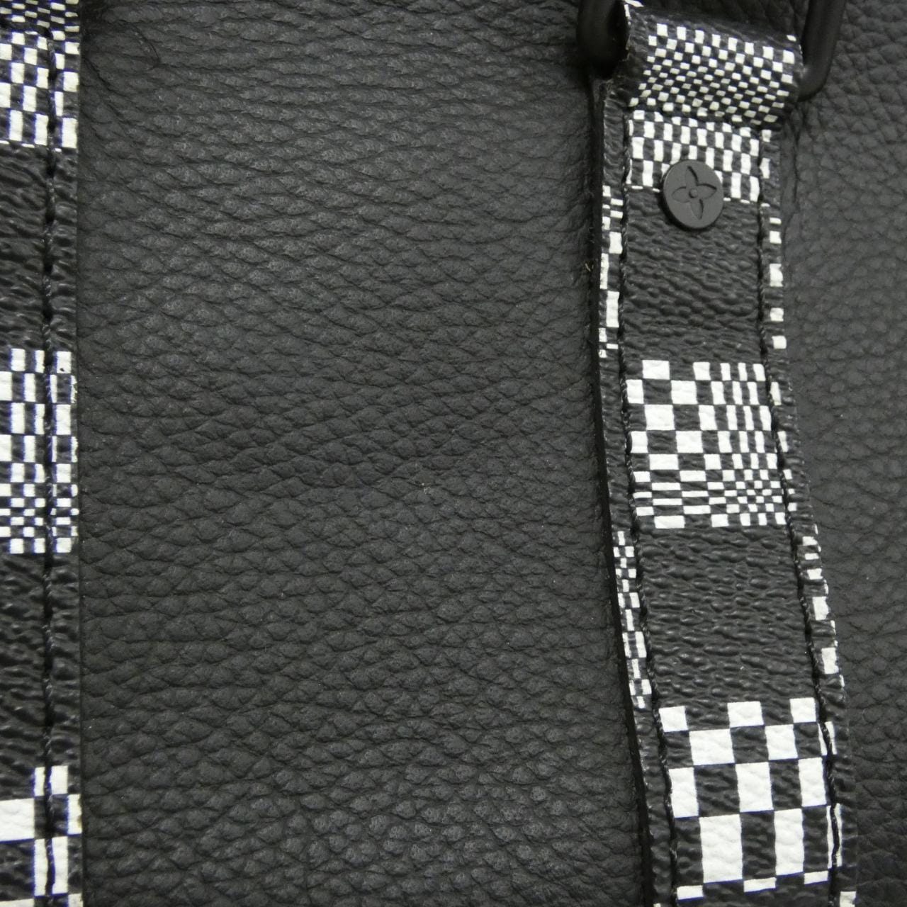 ルイヴィトン ダミエ ディストーテッド シティ キーポル XS M80202 ショルダーバッグ