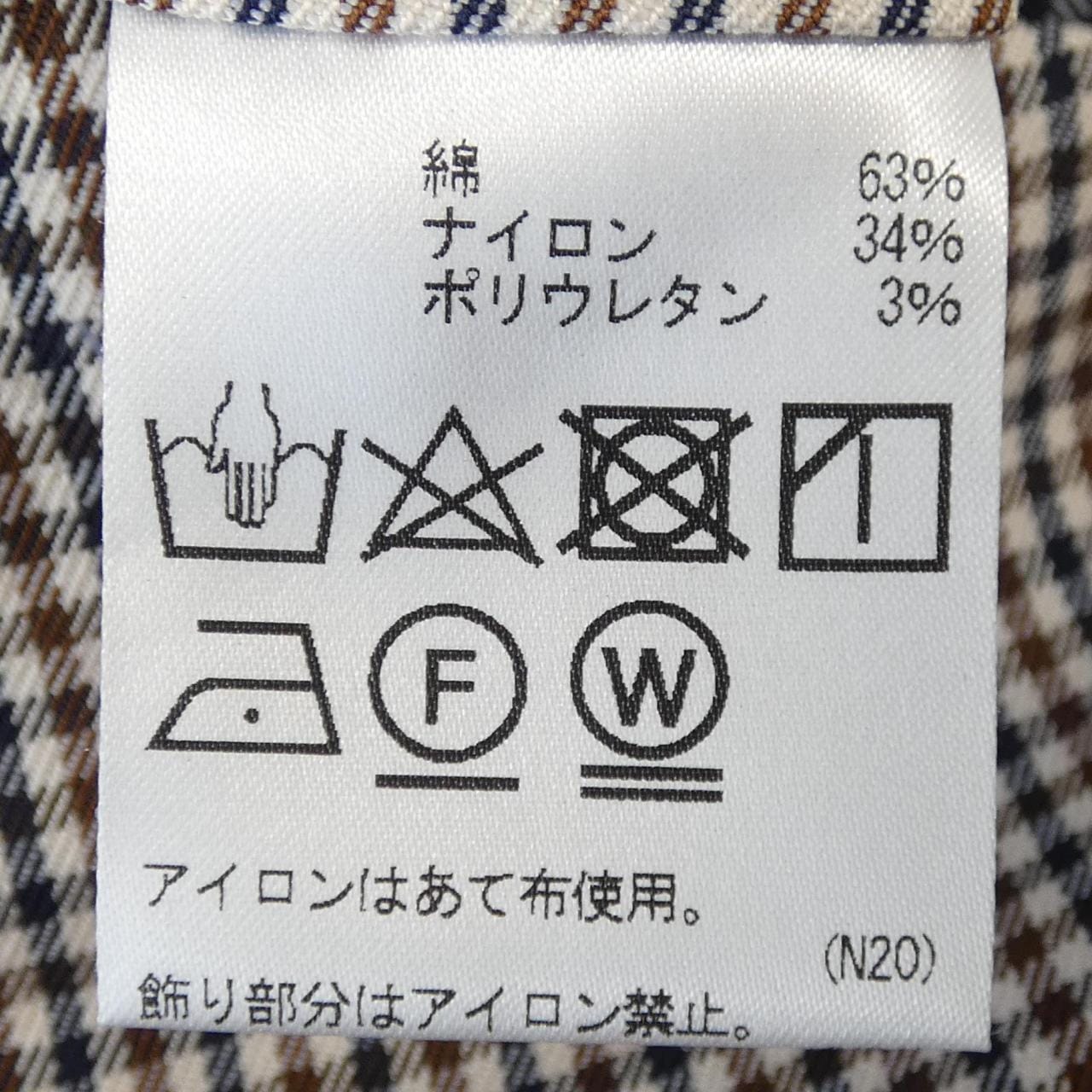 アクアスキュータム Aquascutum パンツ