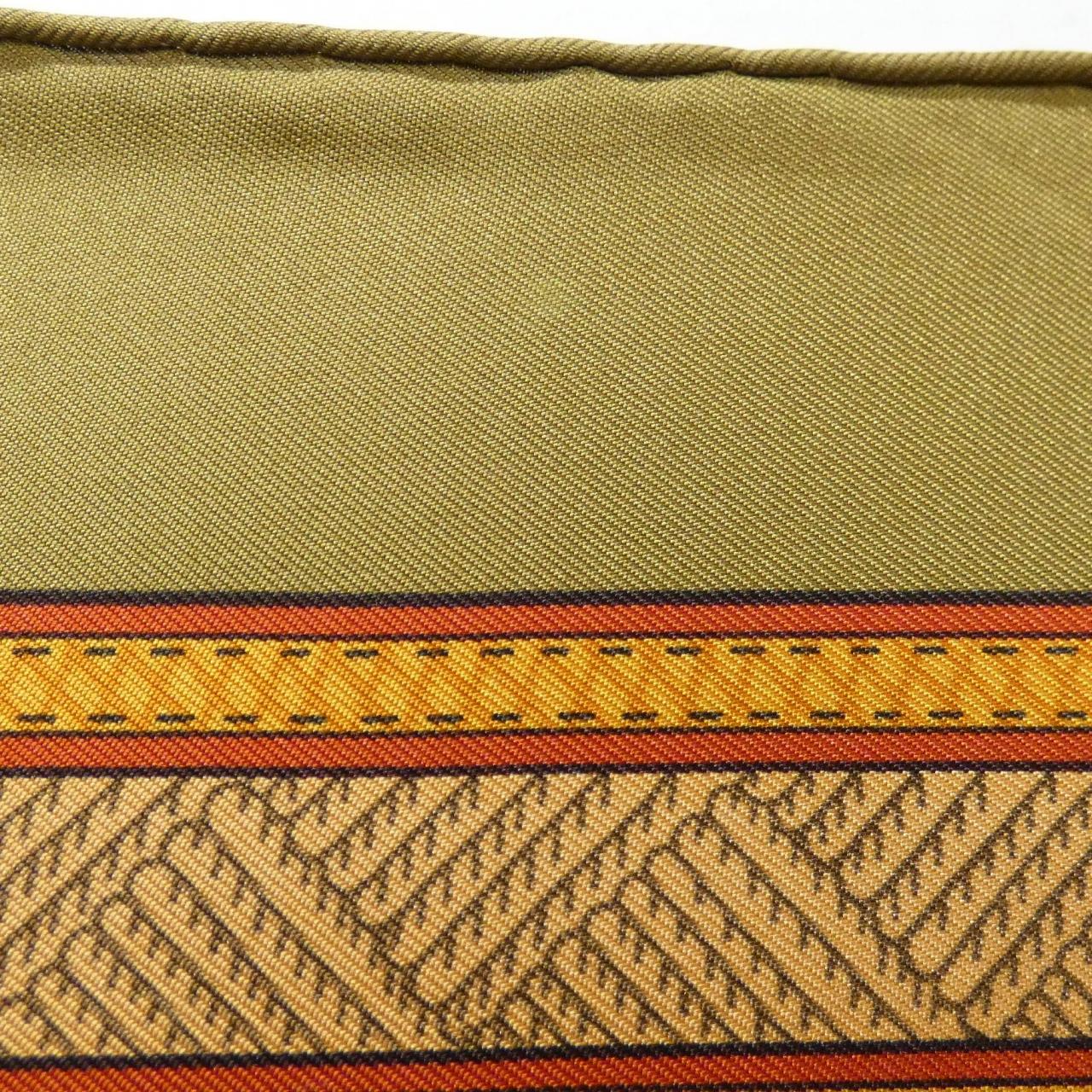 エルメス CUIRS DU DESERT カレ スカーフ