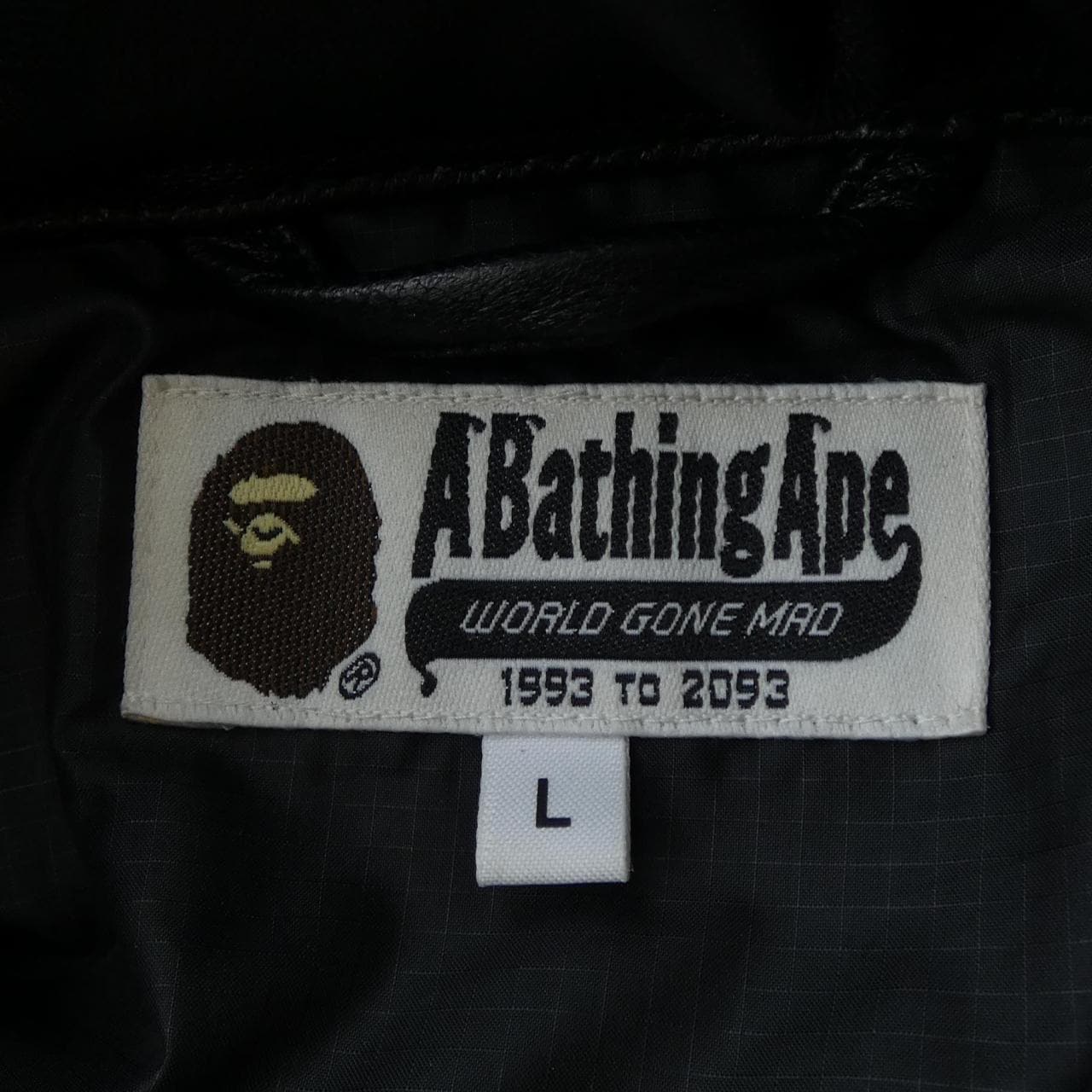 アベイシングエイプ A BATHING APE 001HJF701005X ダウンジャケット