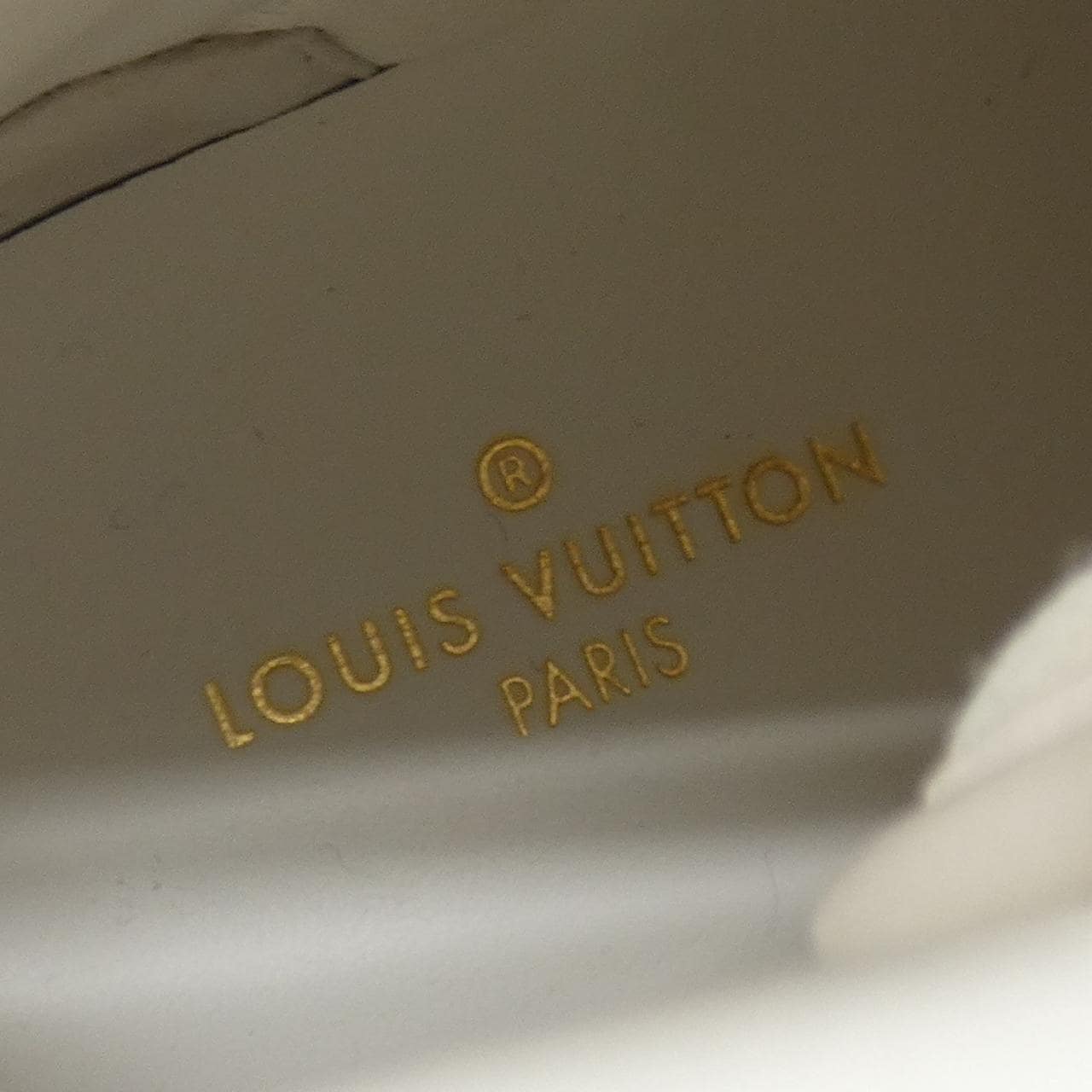ルイヴィトン LOUIS VUITTON エンボスモノグラム モノグラムキャンバス BOOMBOX スニーカー