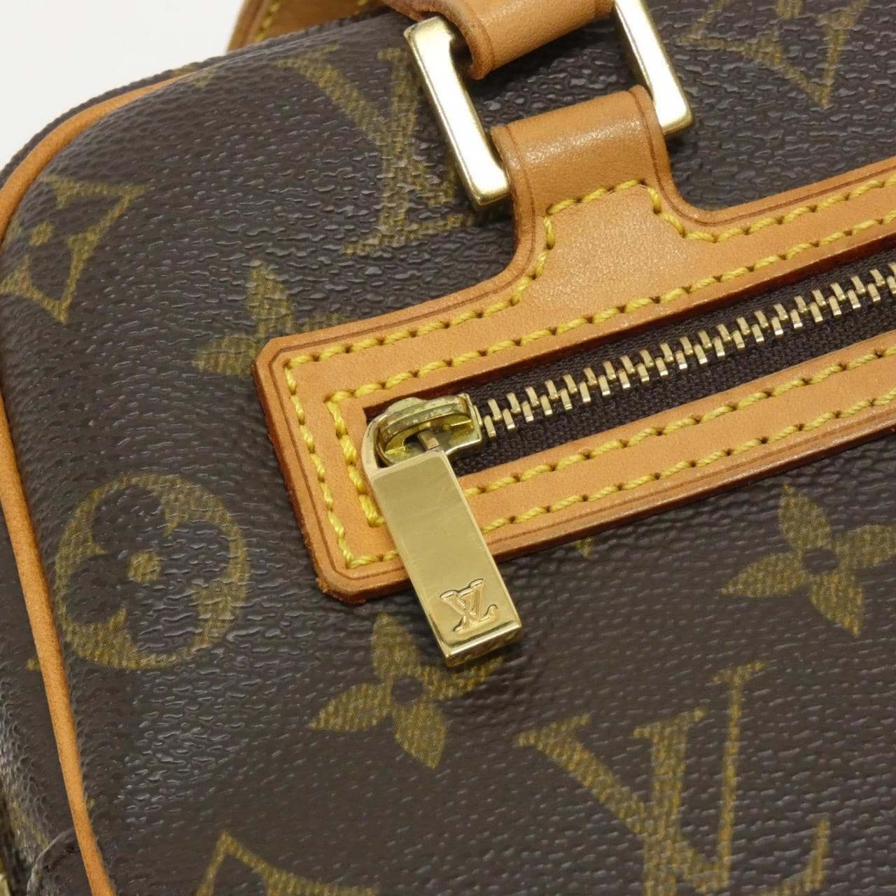 ルイヴィトン モノグラム シテ MM M51182 ショルダーバッグ