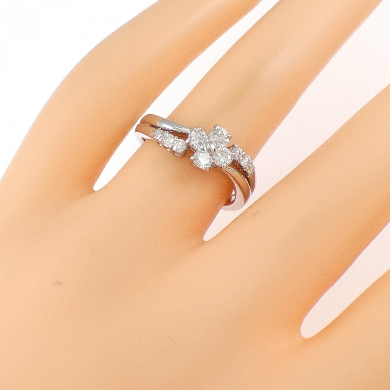 PT900 フラワー ダイヤモンド リング 0.50CT