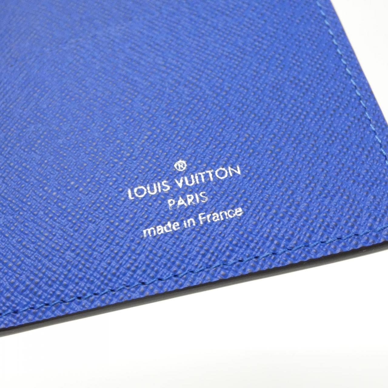 LOUIS VUITTON Taiga Portefeuille Brazza M11580 Wallet
