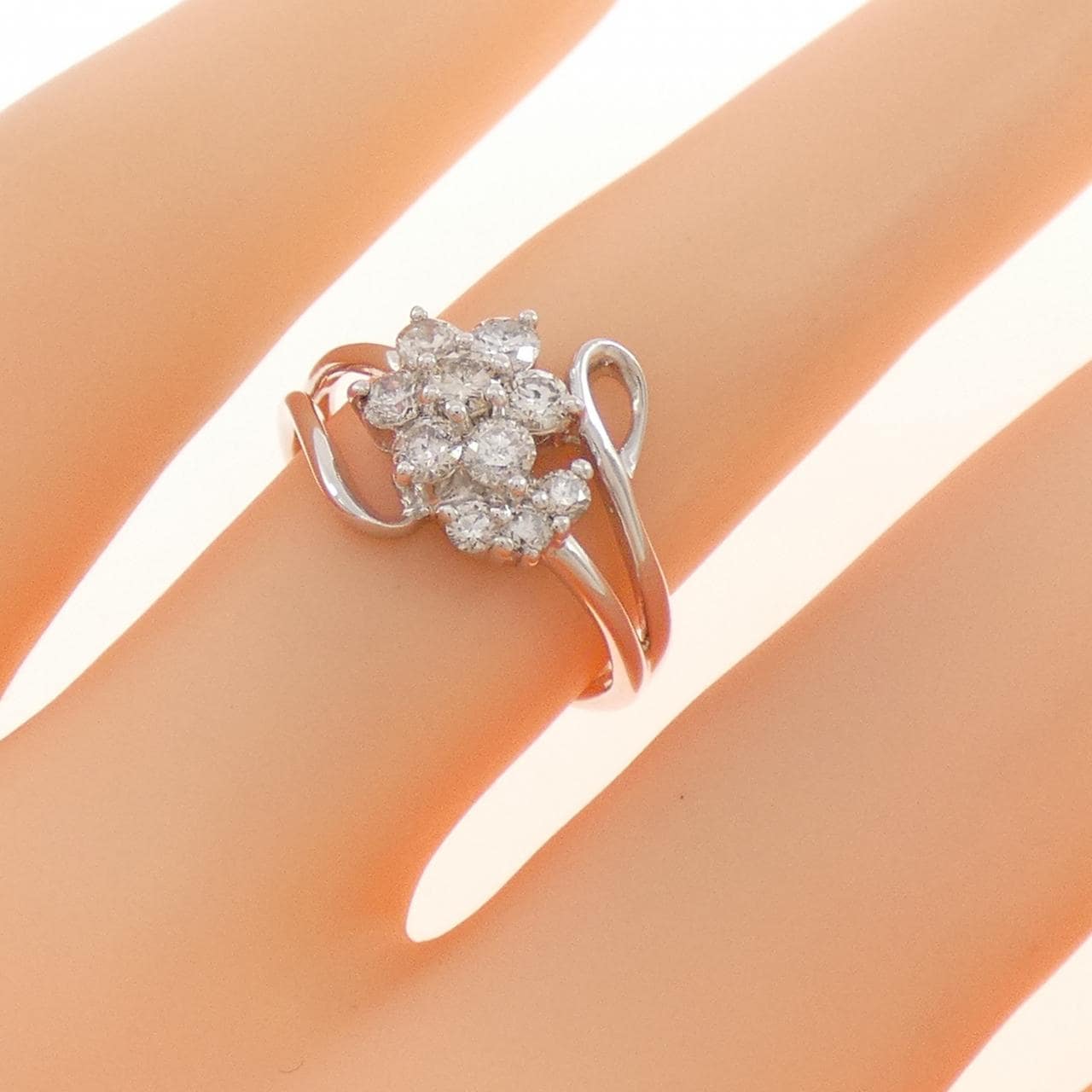 K18WG フラワー ダイヤモンド リング 0.53CT