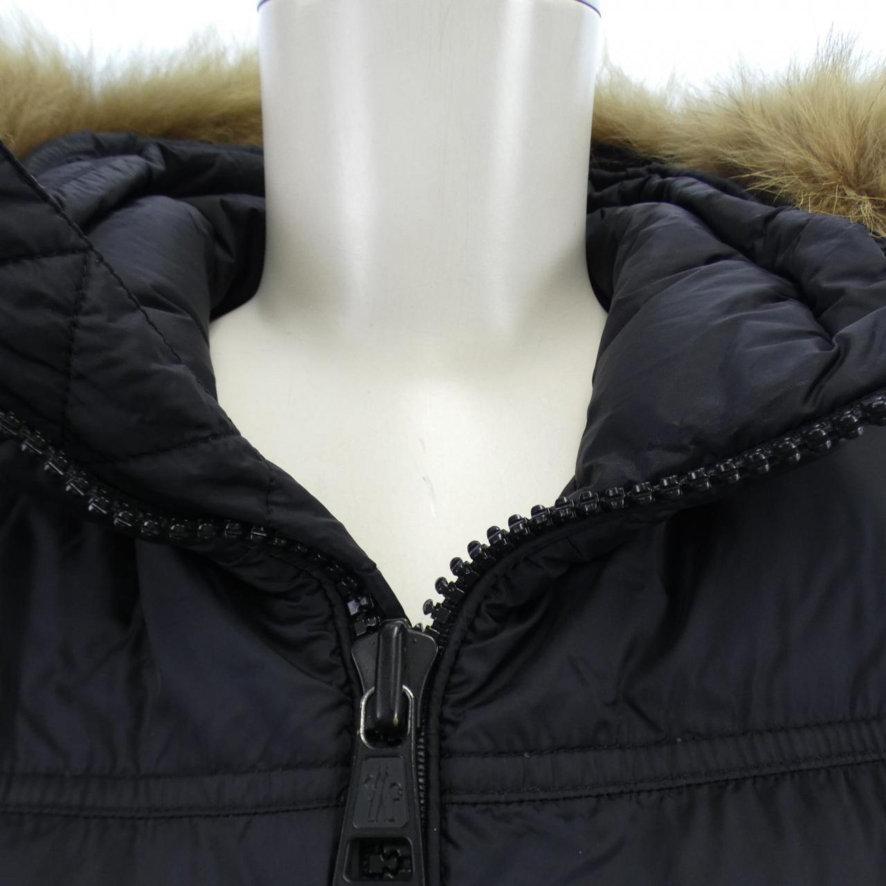 モンクレール MONCLER ダウンジャケット