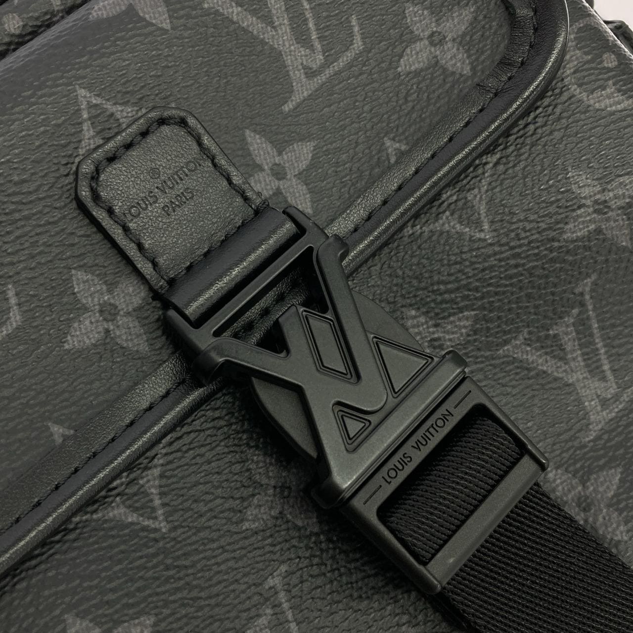 ルイヴィトン モノグラム エクリプス ゲットアウェイ メッセンジャー M12518 ショルダーバッグ