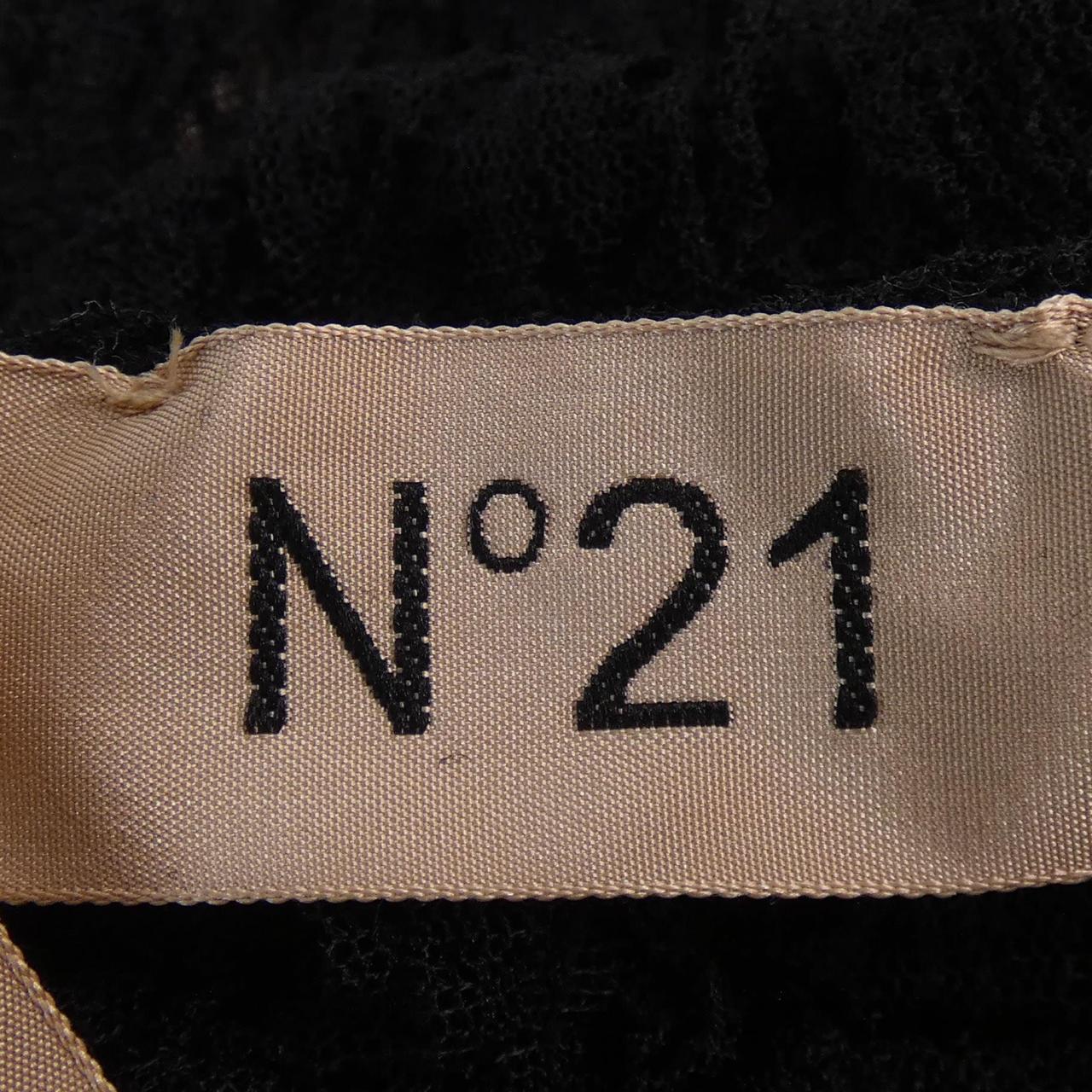 ヌメロヴェントゥーノ N°21 トップス