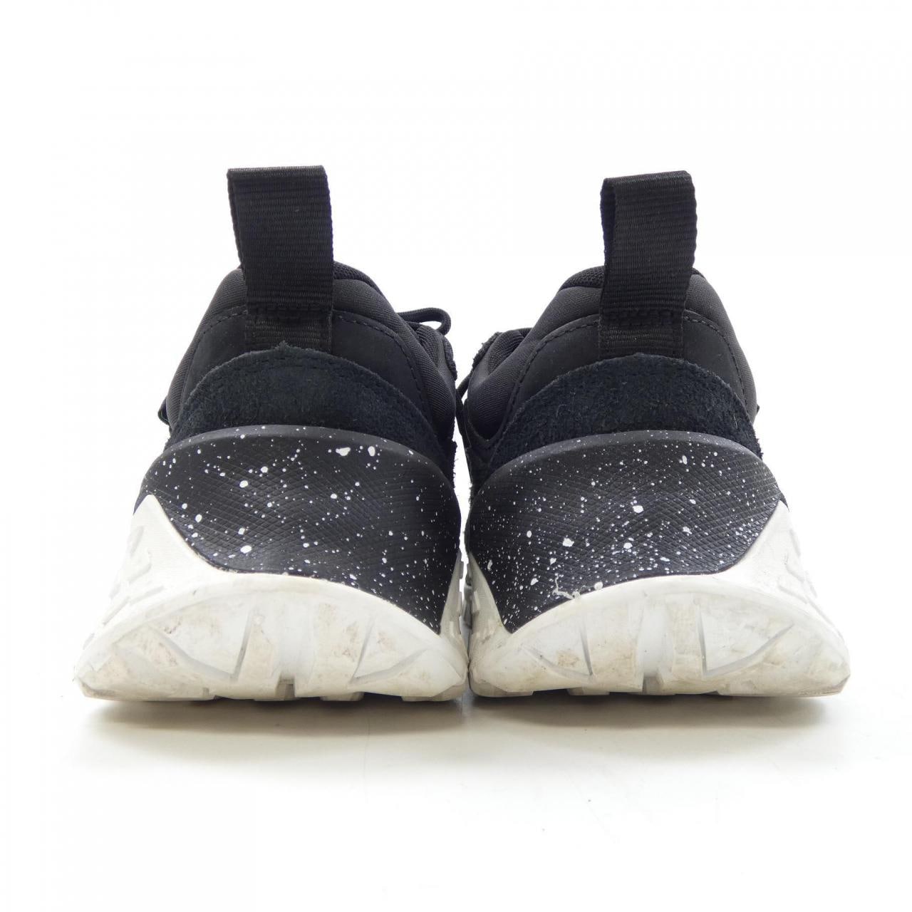 WHITE MOUNTAINEERING Sneakers
