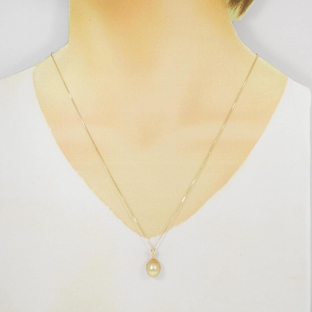 K18YG White Butterfly Pearl necklace