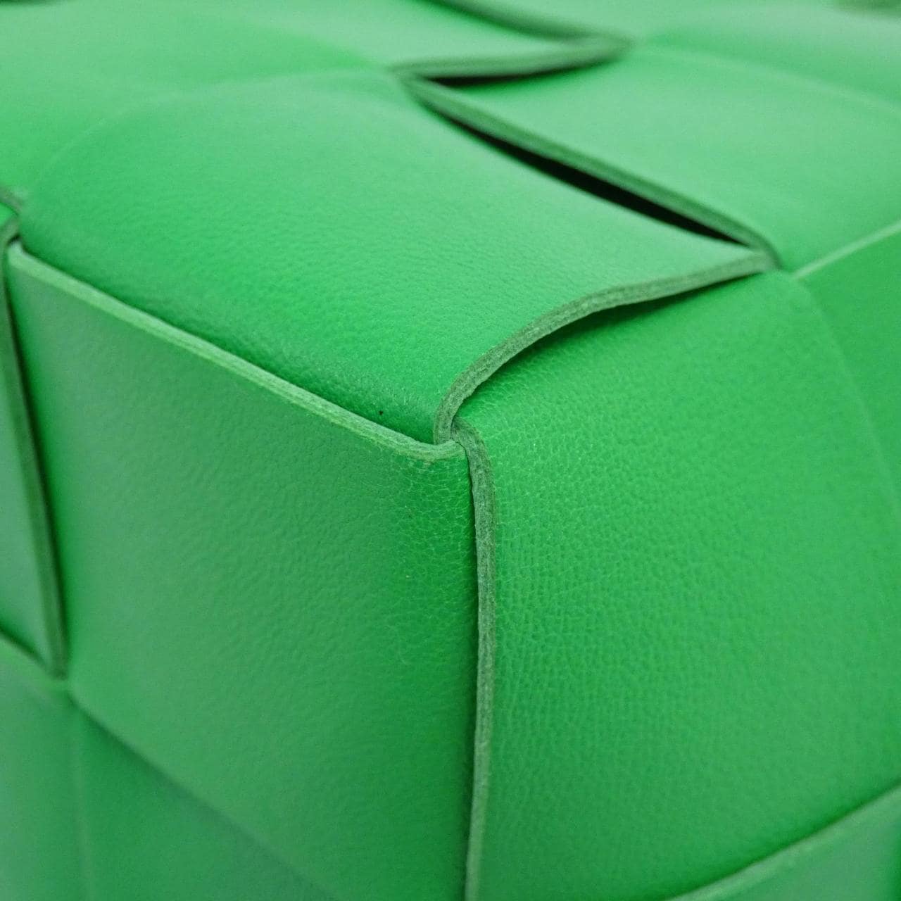 ボッテガヴェネタ 680218 VCQC4 ミニバッグ