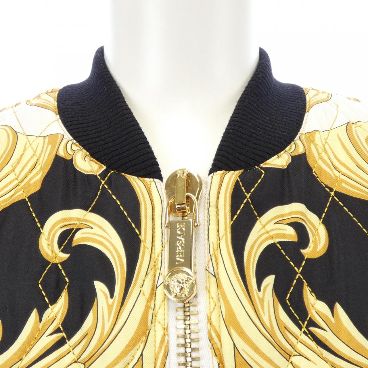 ヴェルサーチェ VERSACE A67108 ジャケット