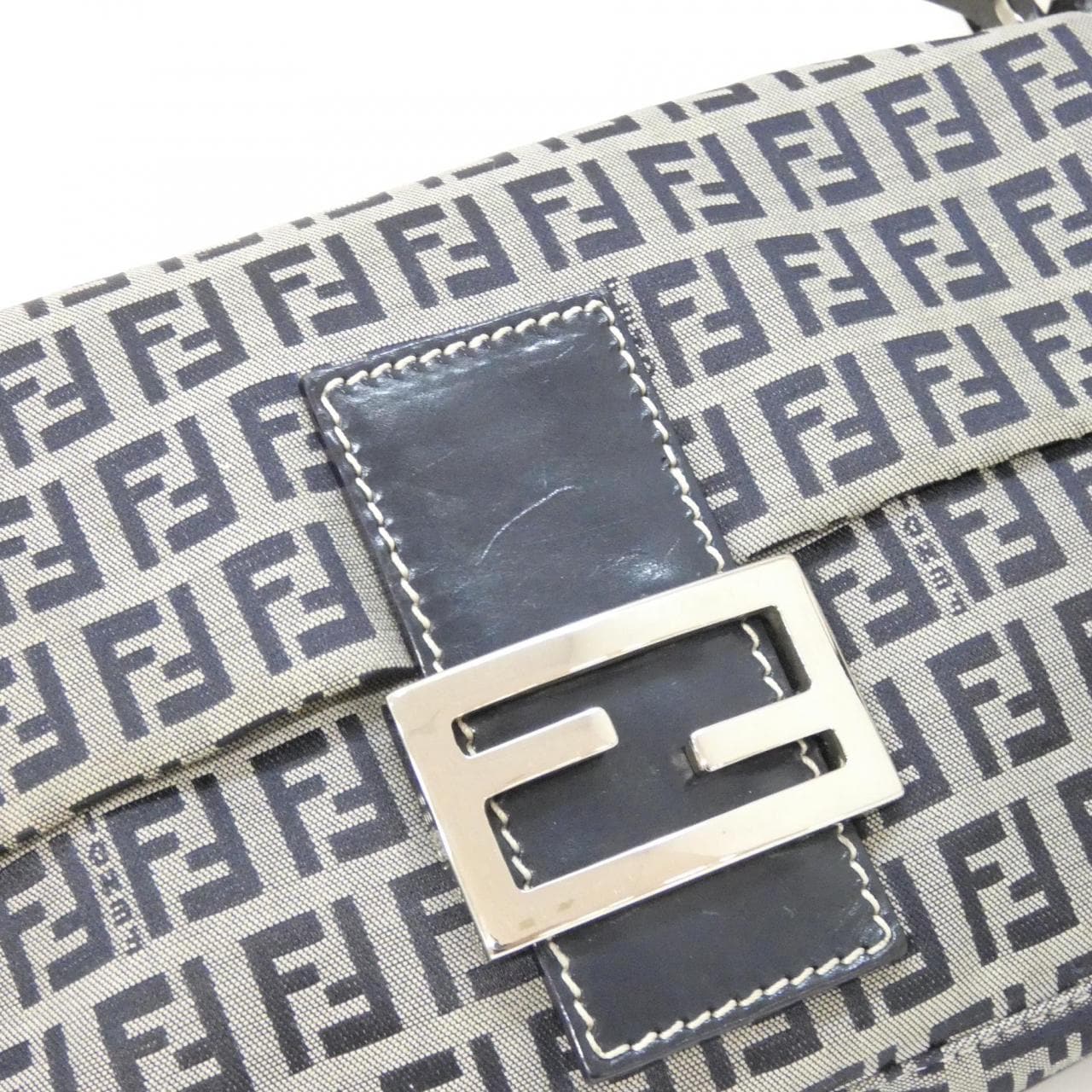 【ヴィンテージ】フェンディ バゲット 26424 ショルダーバッグ
