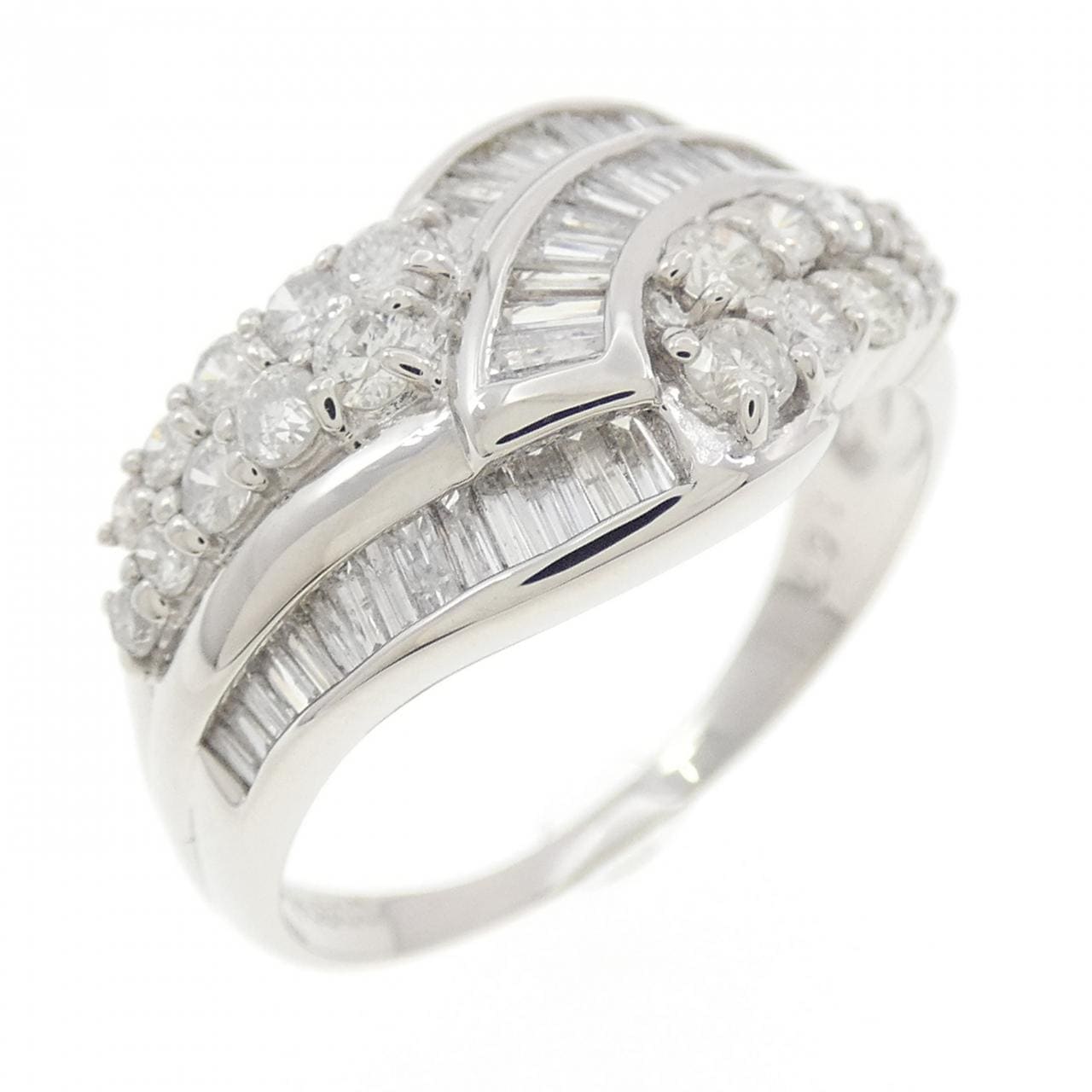 PT900钻石戒指 1.07克拉