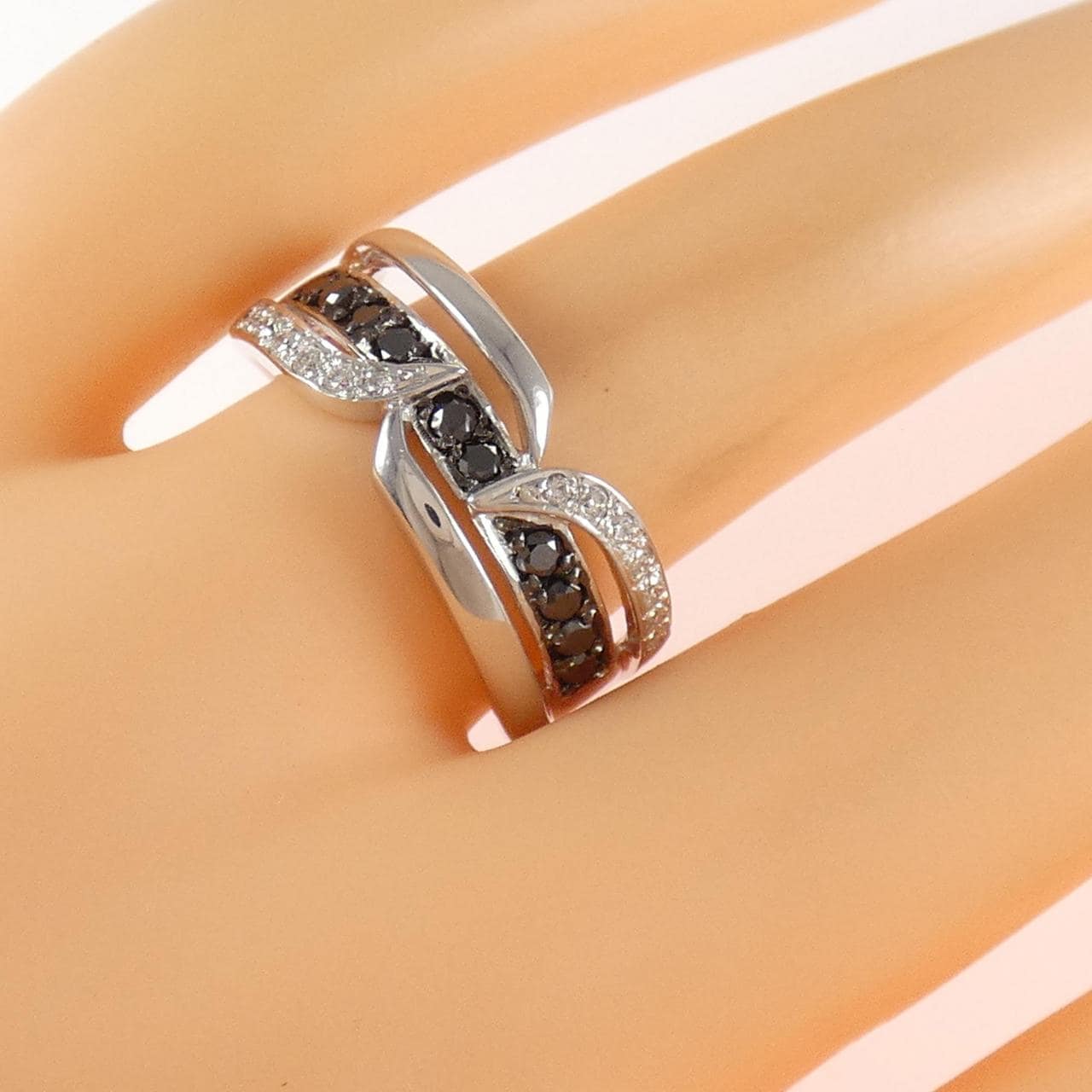 K18WG/K18BG ダイヤモンド リング 0.24CT