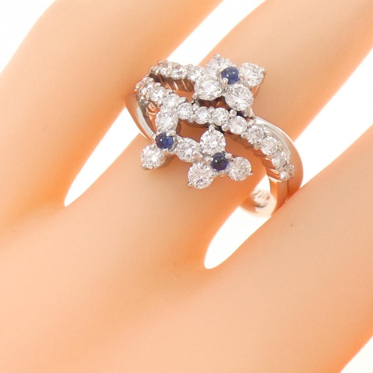 PT900 フラワー サファイヤ リング 0.12CT