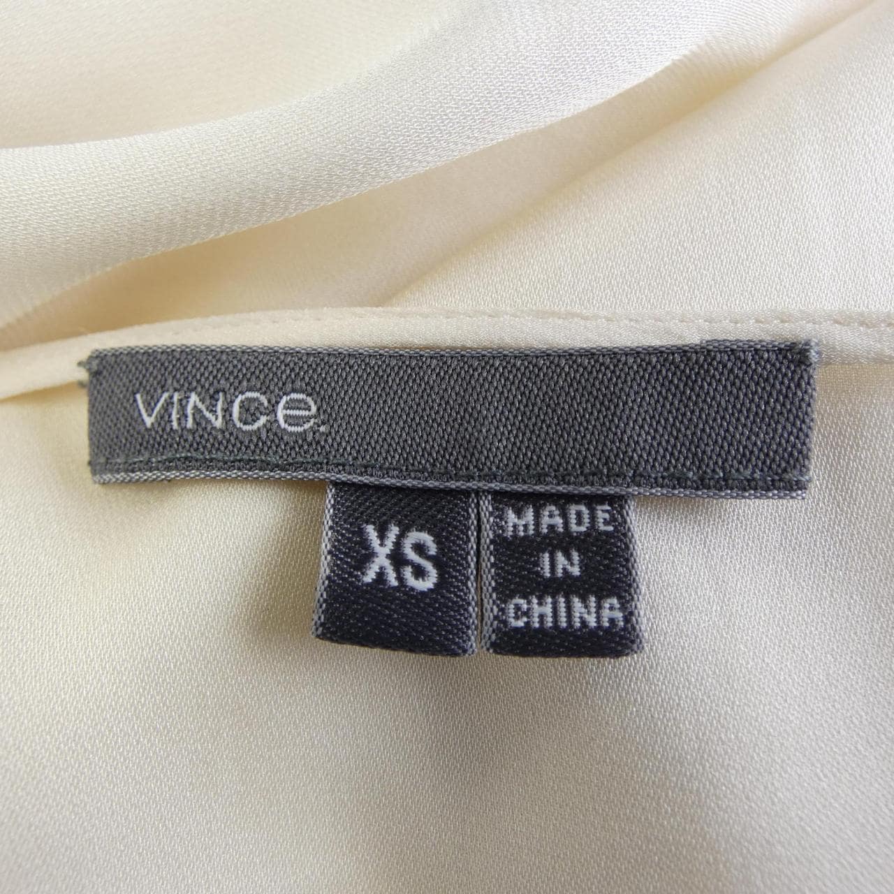 ヴィンス VINCE トップス