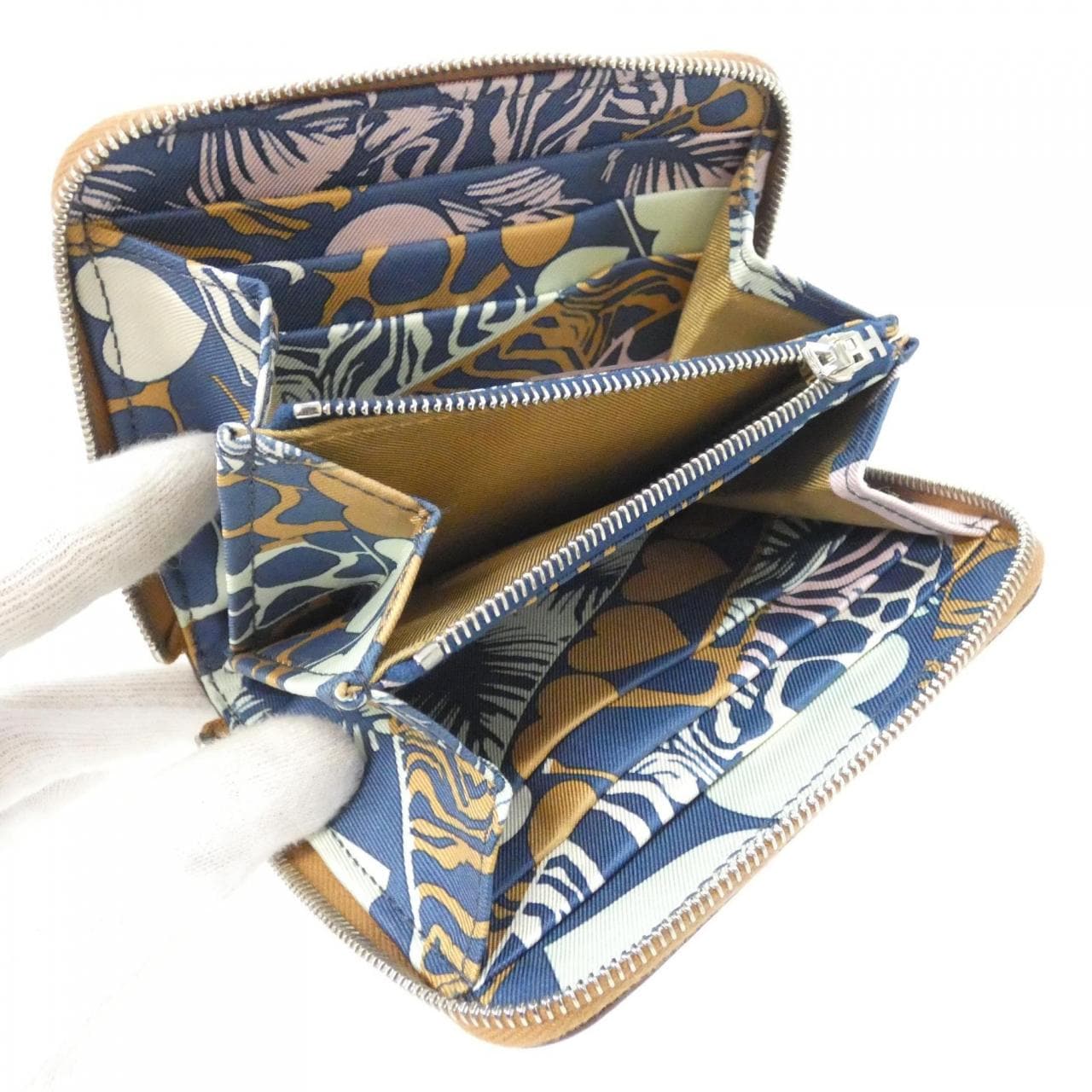 エルメス WILD シルク イン コンパクト 084540CK 財布