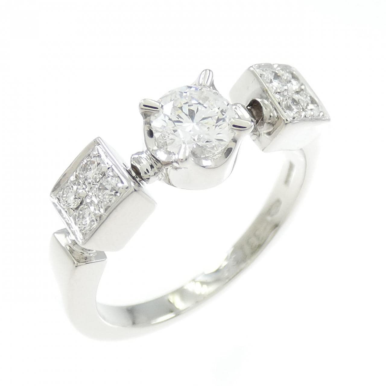 BVLGARI Lucia 戒指 0.35CT D VVS1