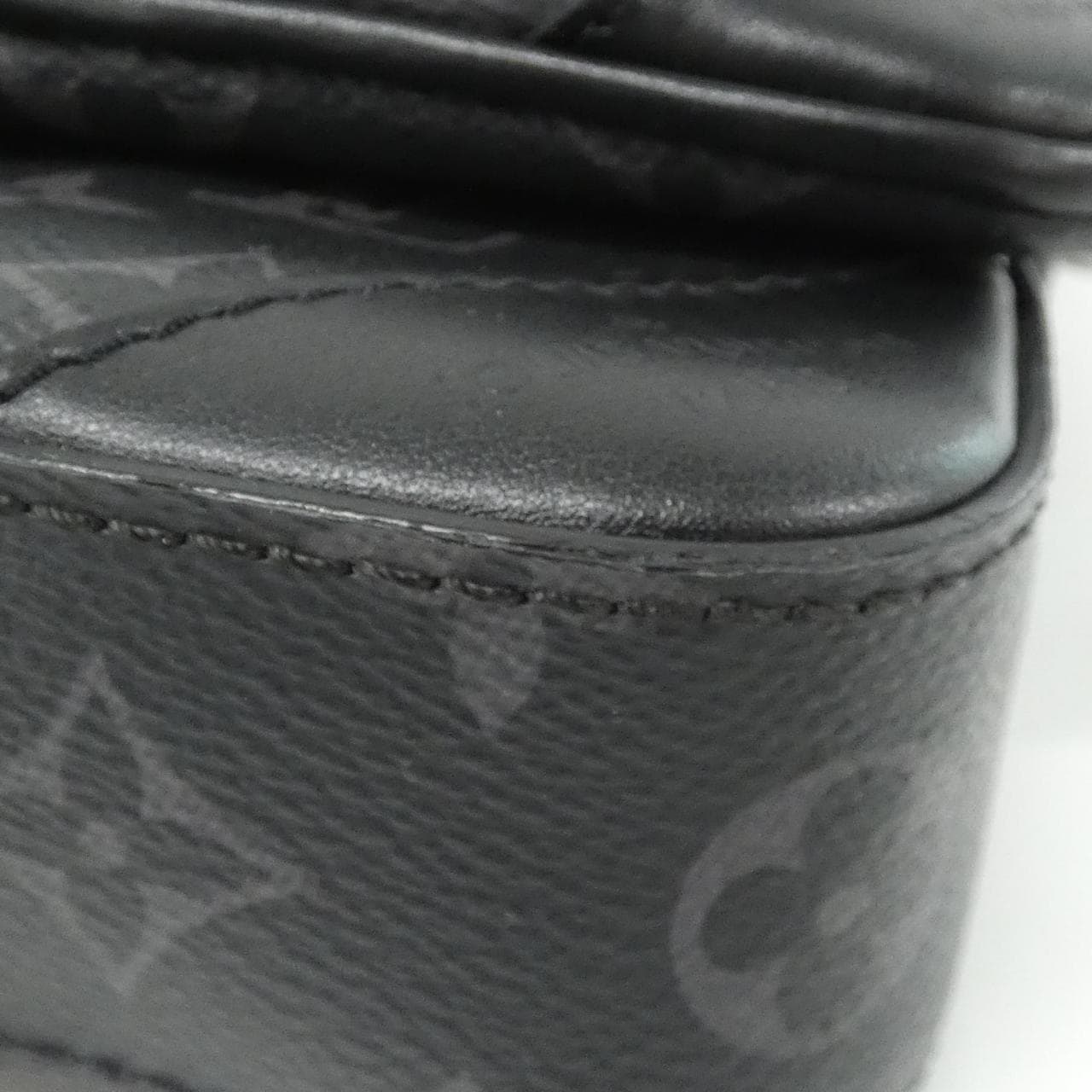 ルイヴィトン モノグラム エクリプス リバース トリオ メッセンジャー M69443 ショルダーバッグ