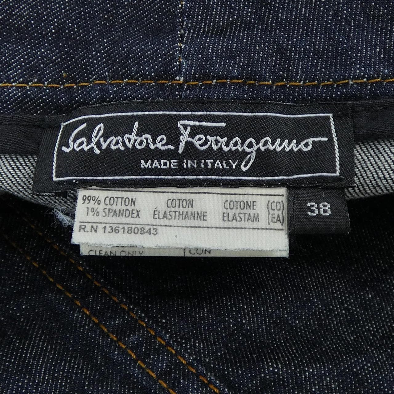 サルヴァトーレフェラガモ SALVATORE FERRAGAMO スカート