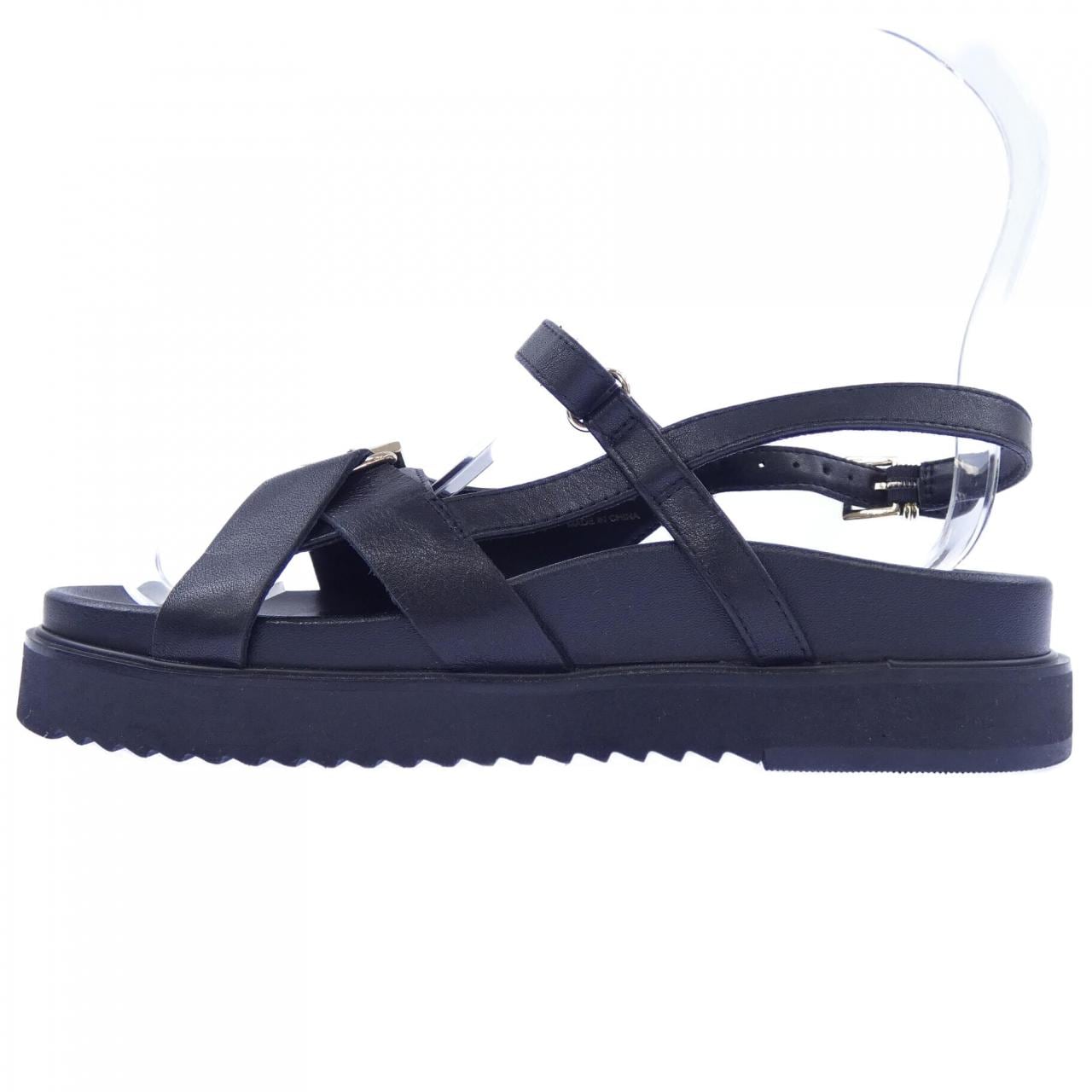 オデット エ オディール Odette e Odile サンダル