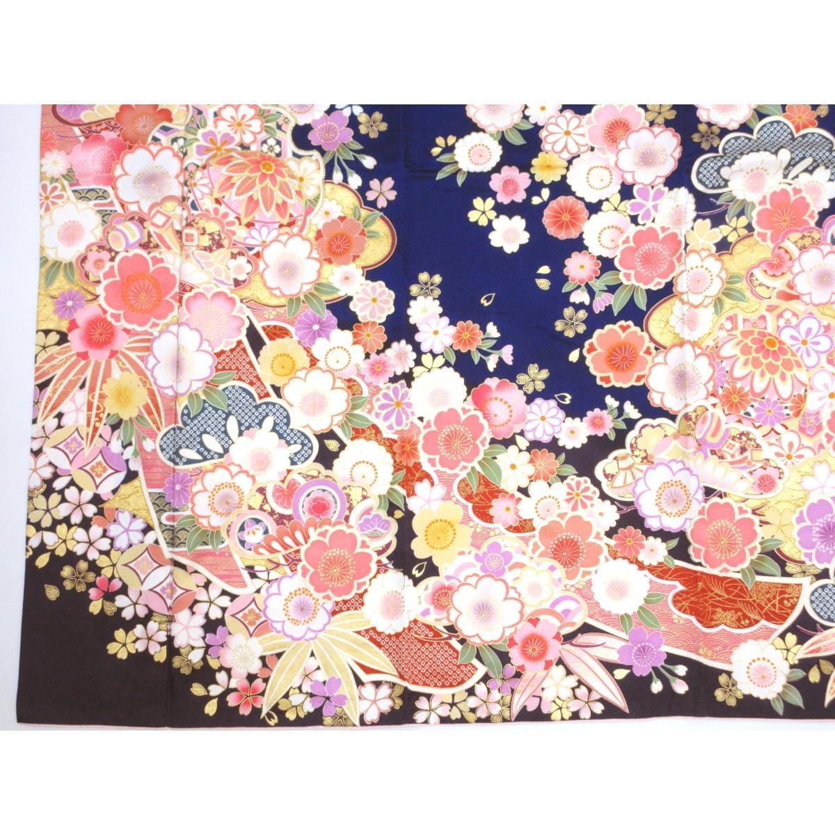振袖　友禅金彩加工　刺繍入り