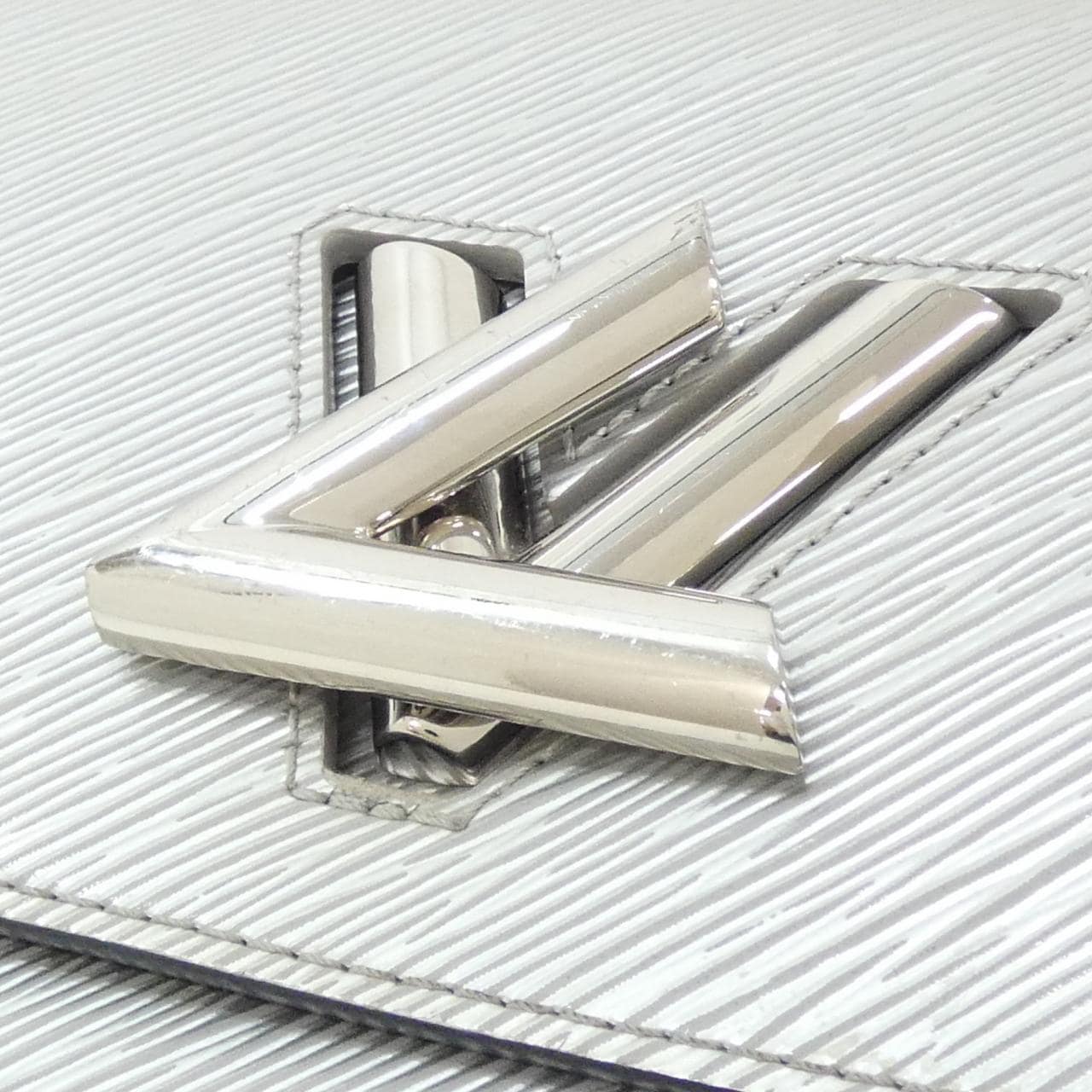 ルイヴィトン エピ ツイスト M55404 ショルダーバッグ