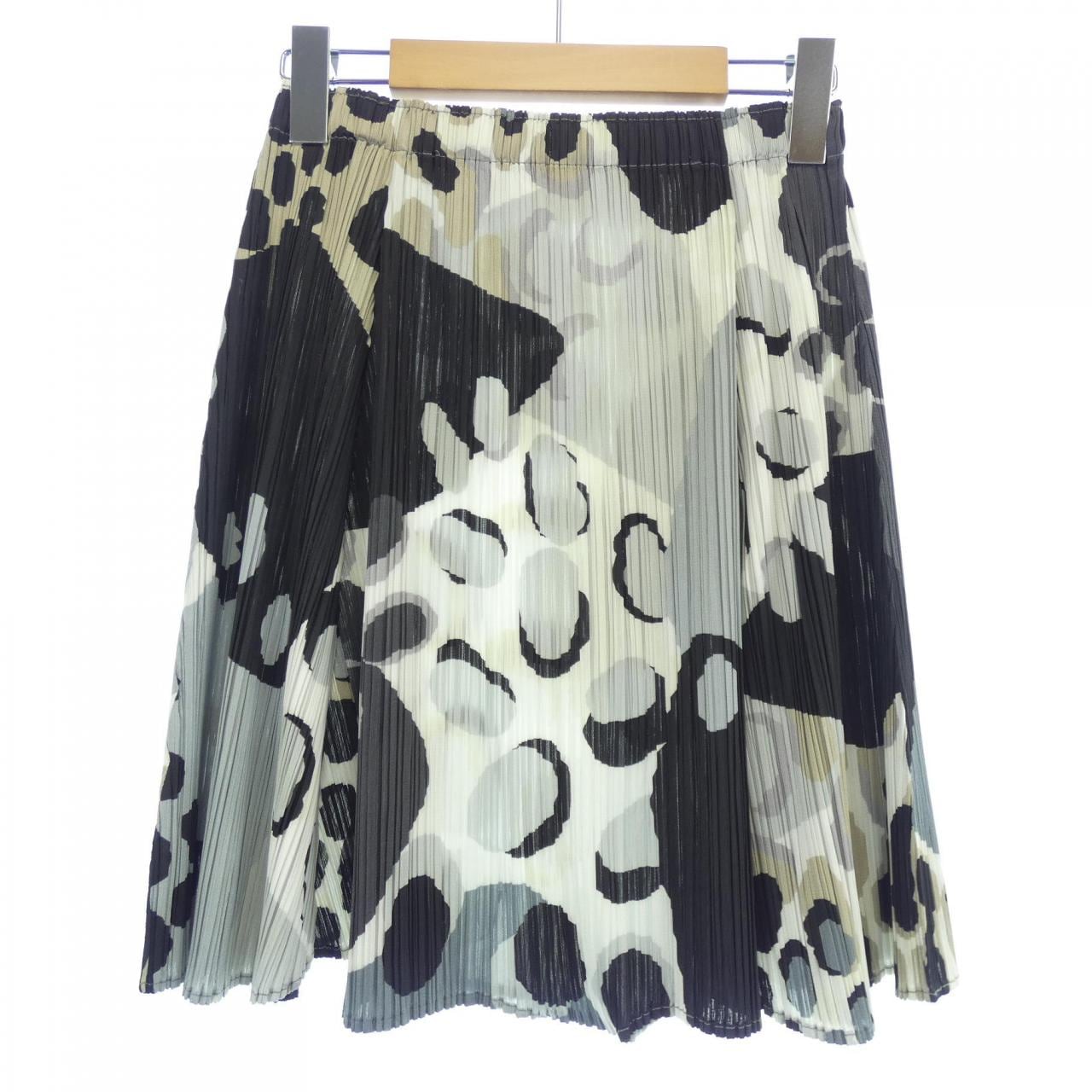プリーツプリーズ PLEATS PLEASE ショートパンツ