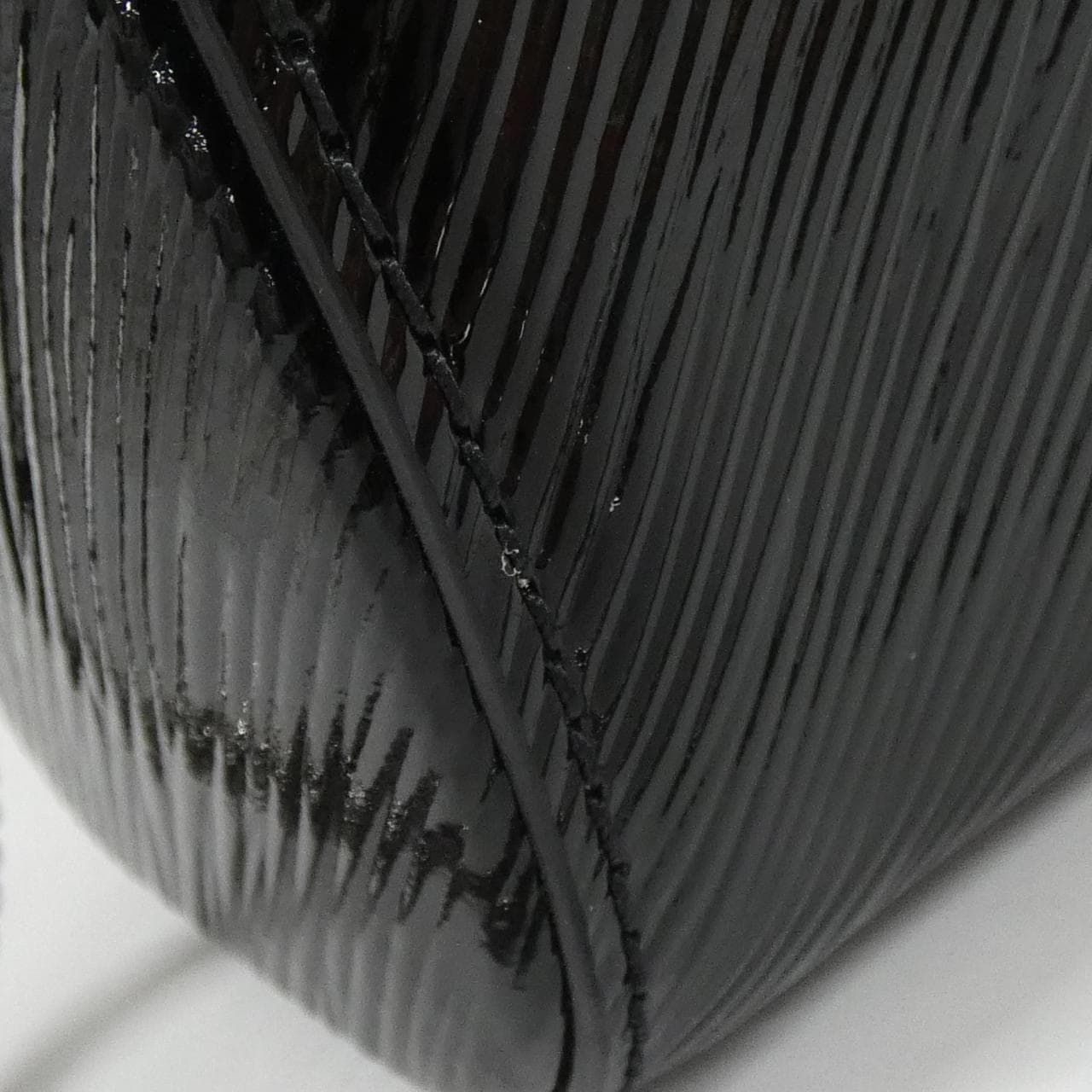 ルイヴィトン エピ エレクトリック ナイト ボックス M51587 ショルダーバッグ