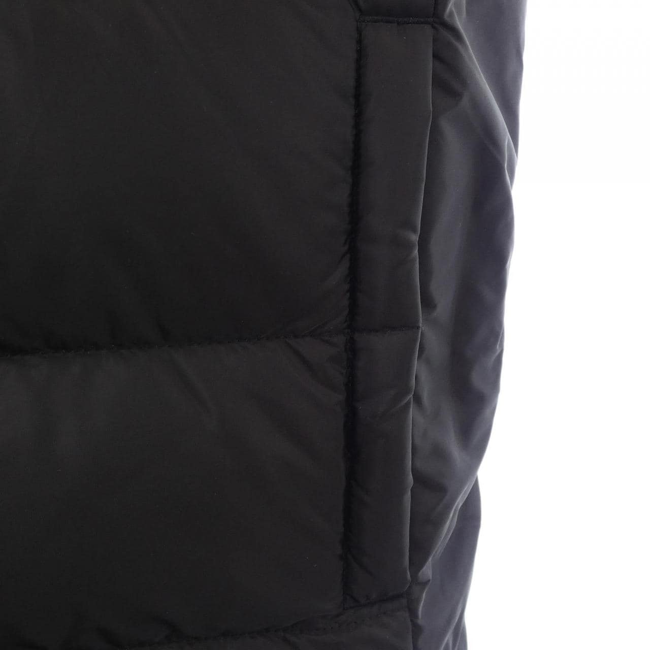 Prada SG033 S191 1WQ9 Down Vest