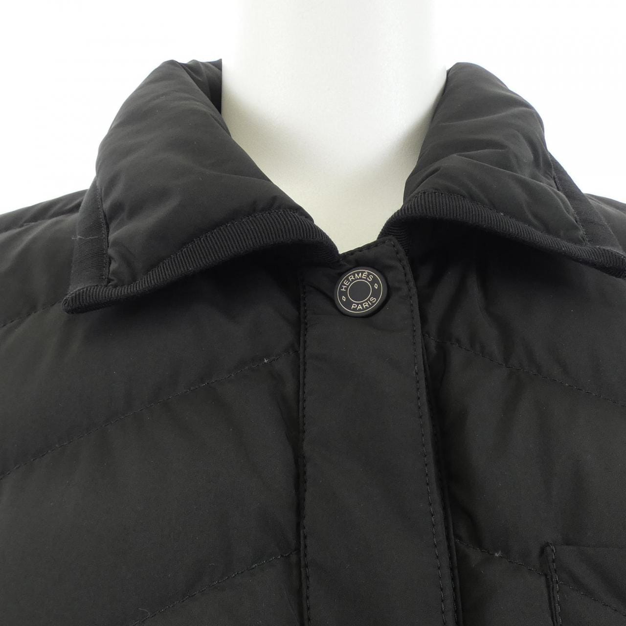 エルメス HERMES カルトゥッシュ クルードセル 4H0168DR ダウンジャケット