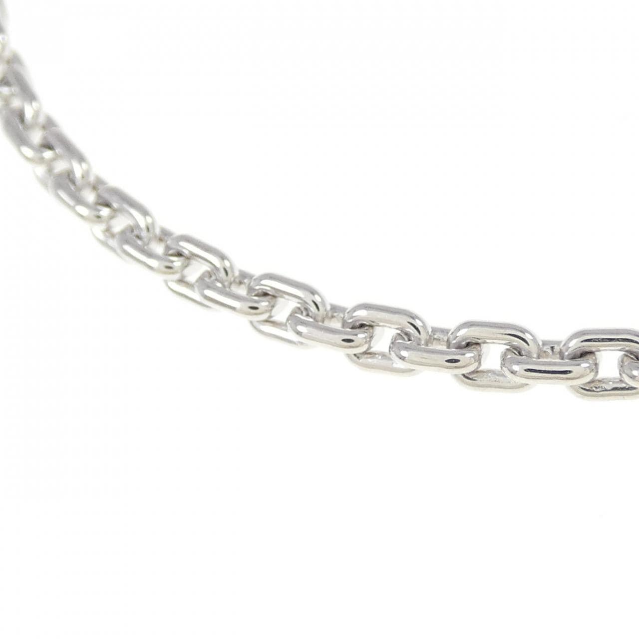 LOUIS VUITTON 750WG Necklace