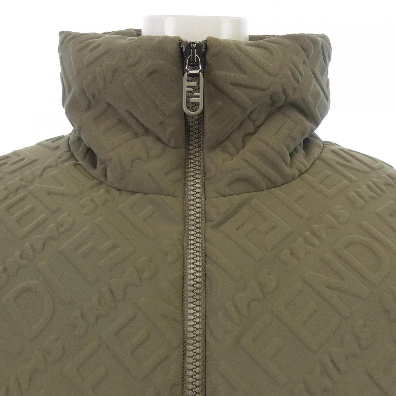 フェンディ FENDI FAN068 AGNR ダウンジャケット